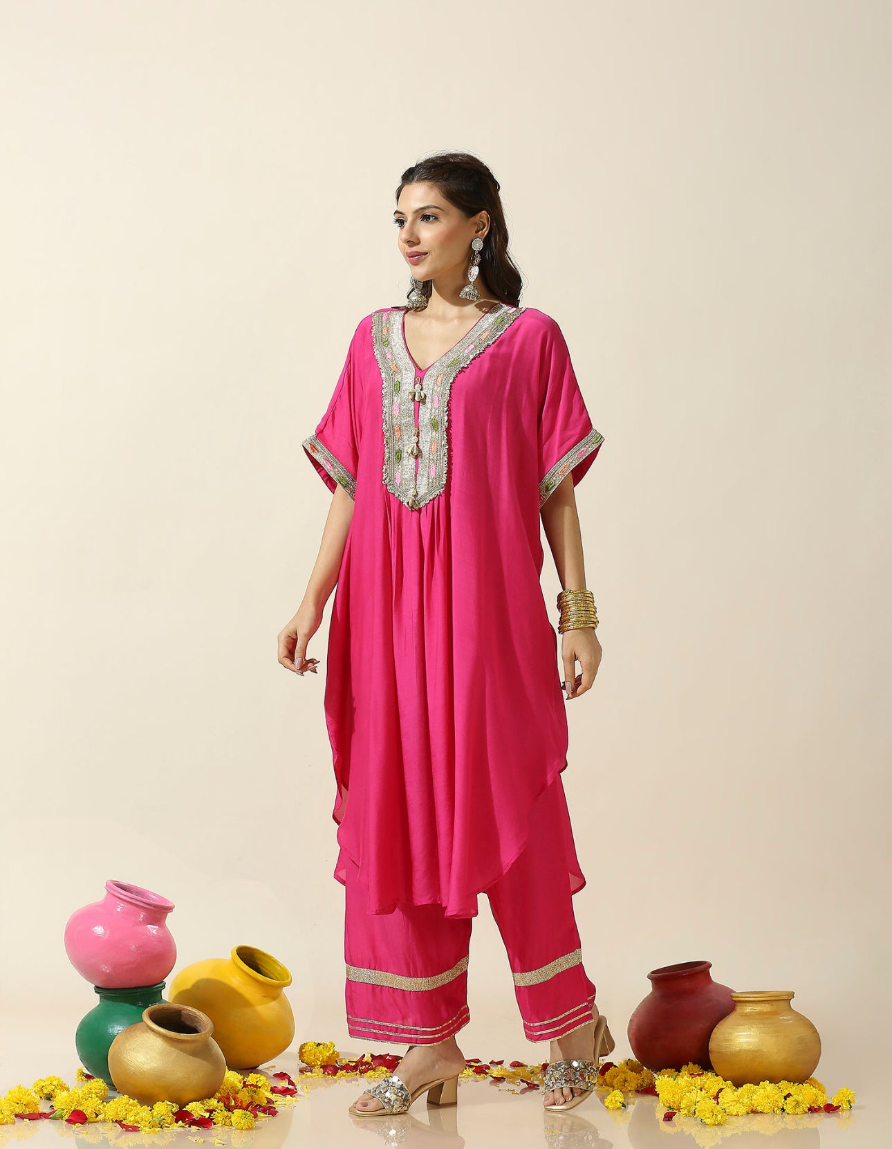 Crepe solid kaftan with plazoo