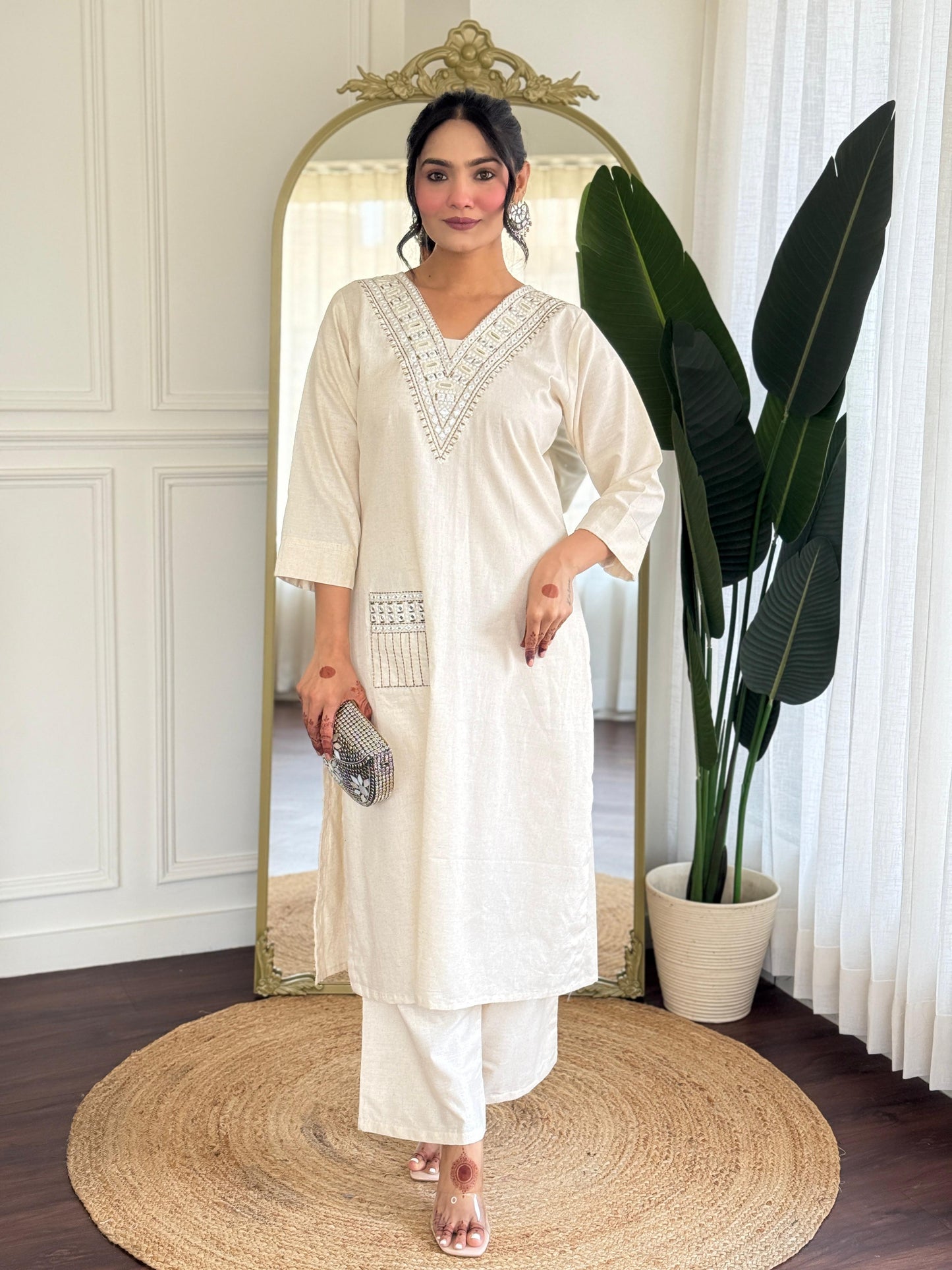 V off white cotton kurta pant