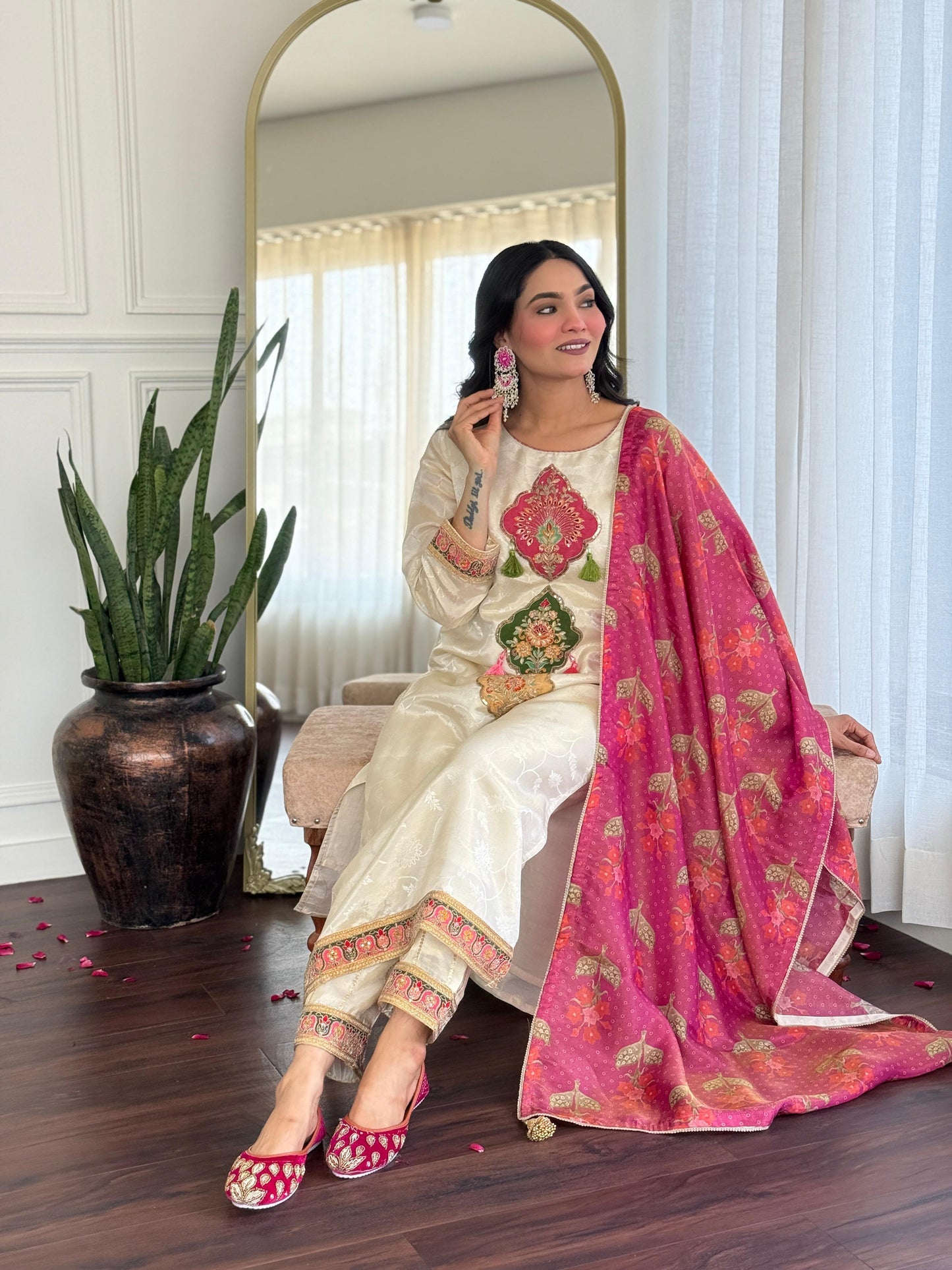 Creamy soft tissue suit with appliqué detailing yoke and printed tissue Dupatta