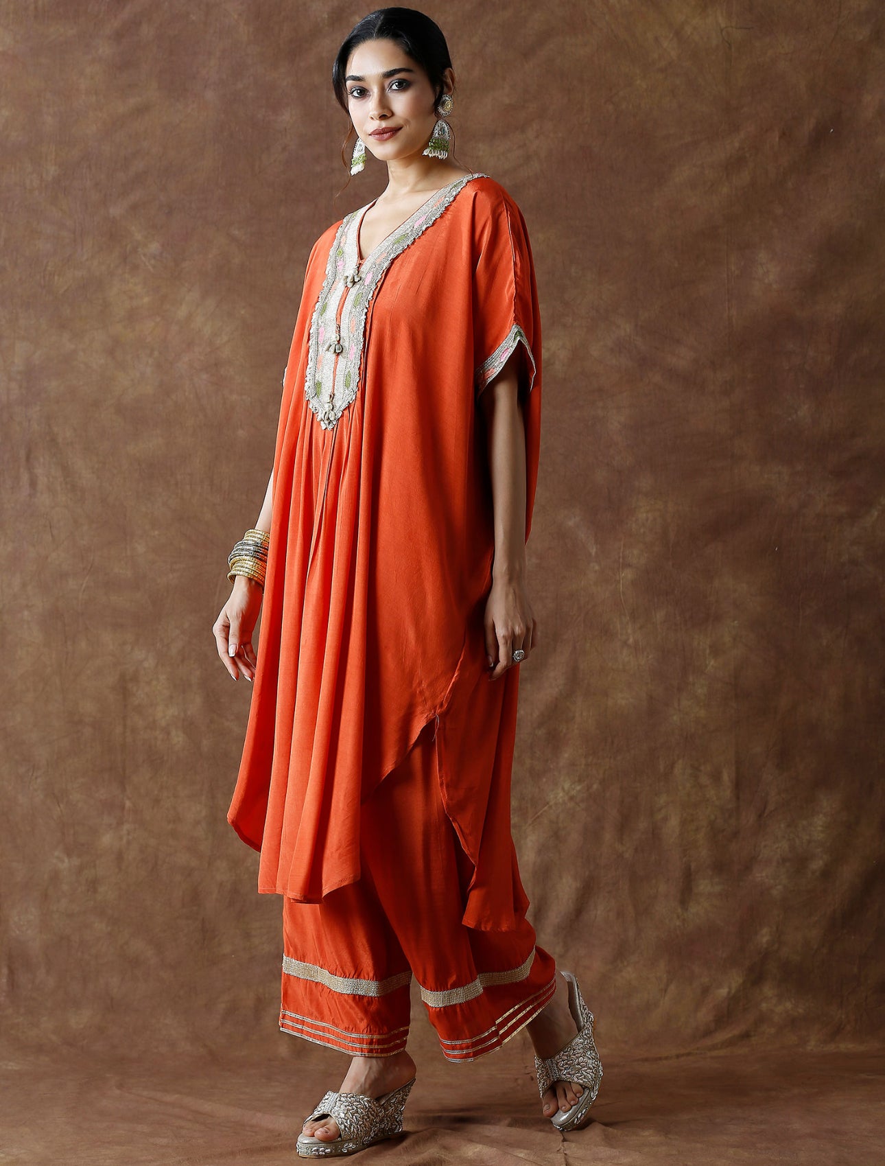 Crepe solid kaftan with plazoo