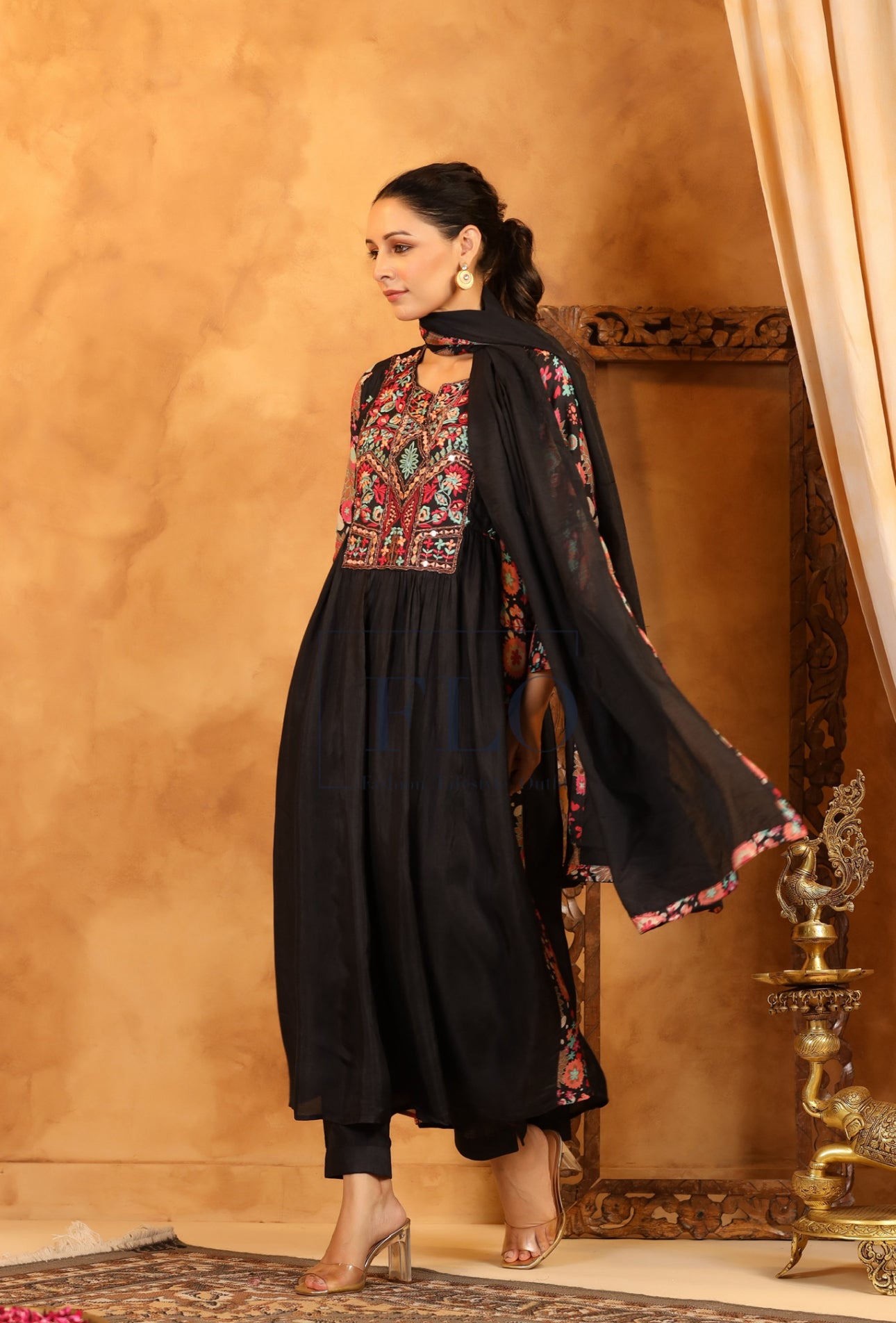 Black silk embroidery suit