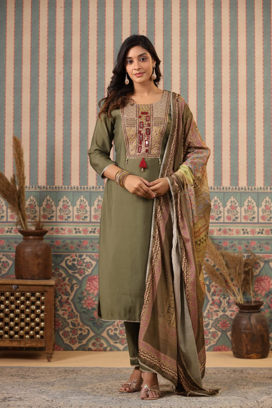 Olive Kutch muslin suit