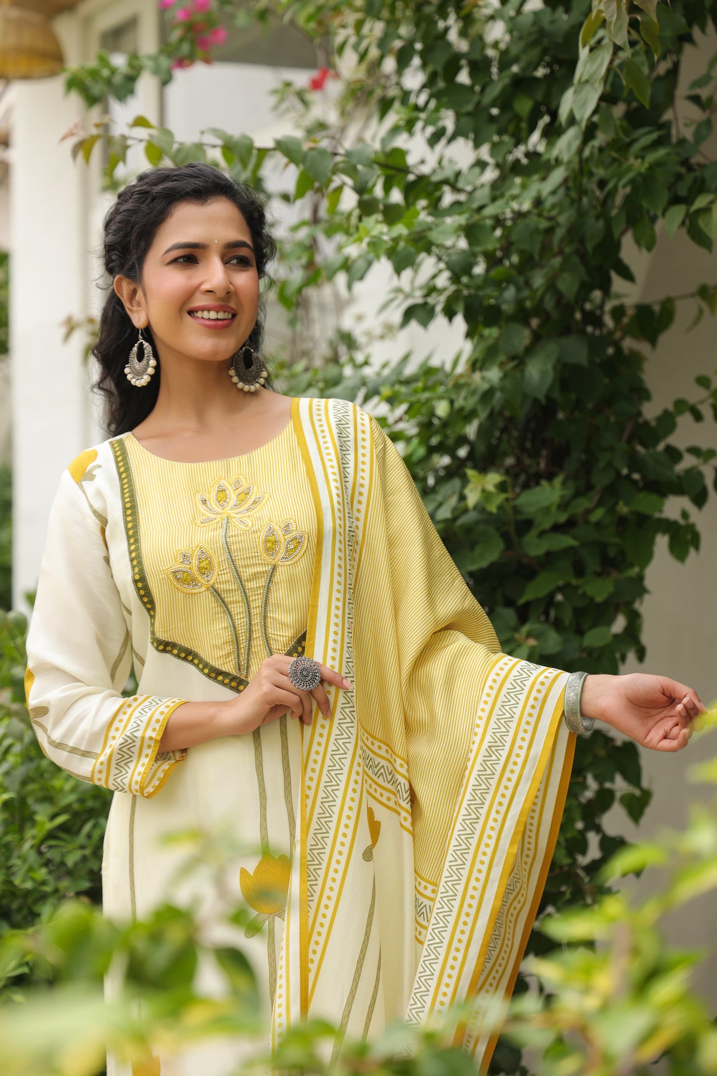 Digital yellow silk straight suit