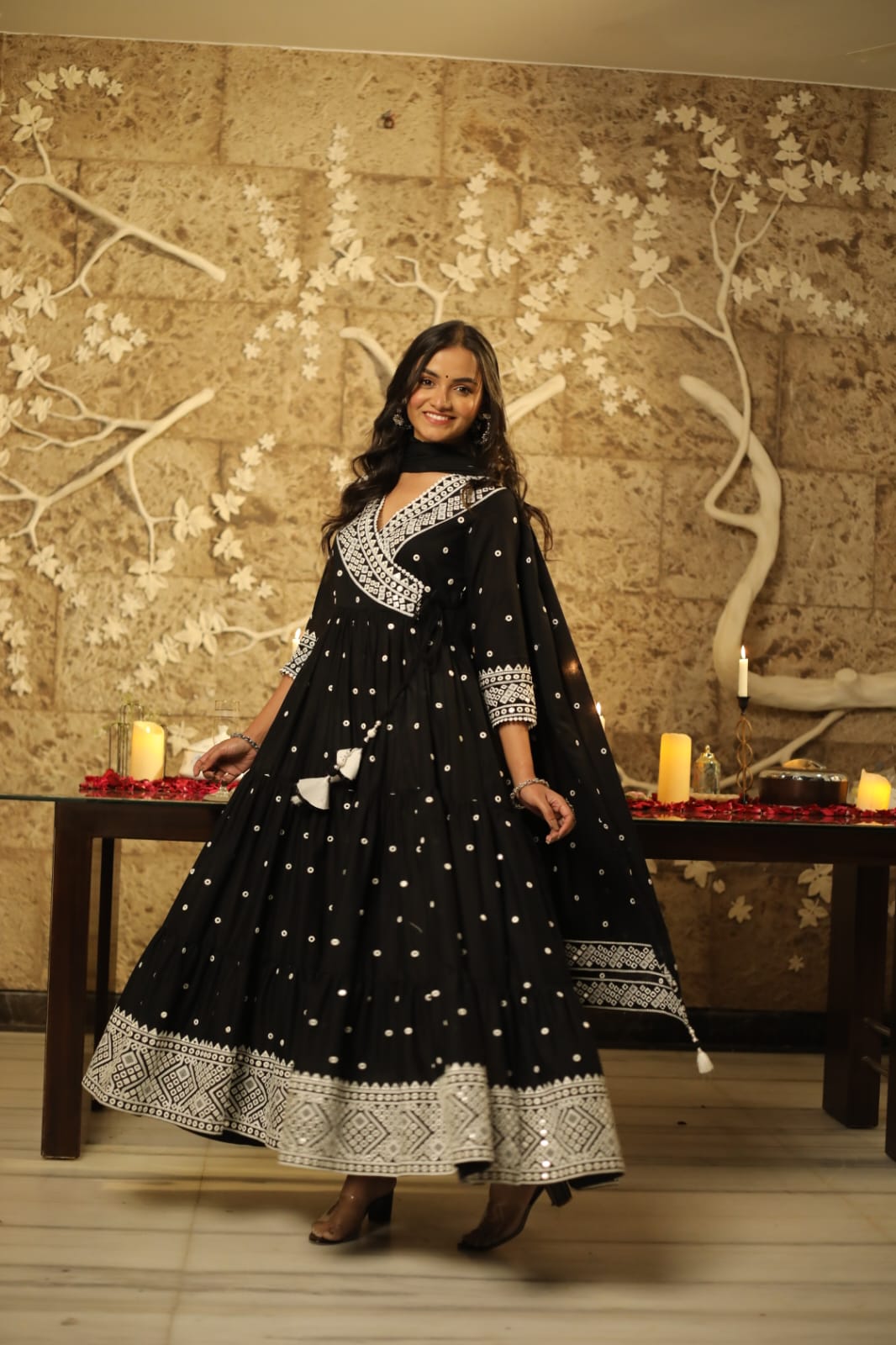 Black white mirror gown