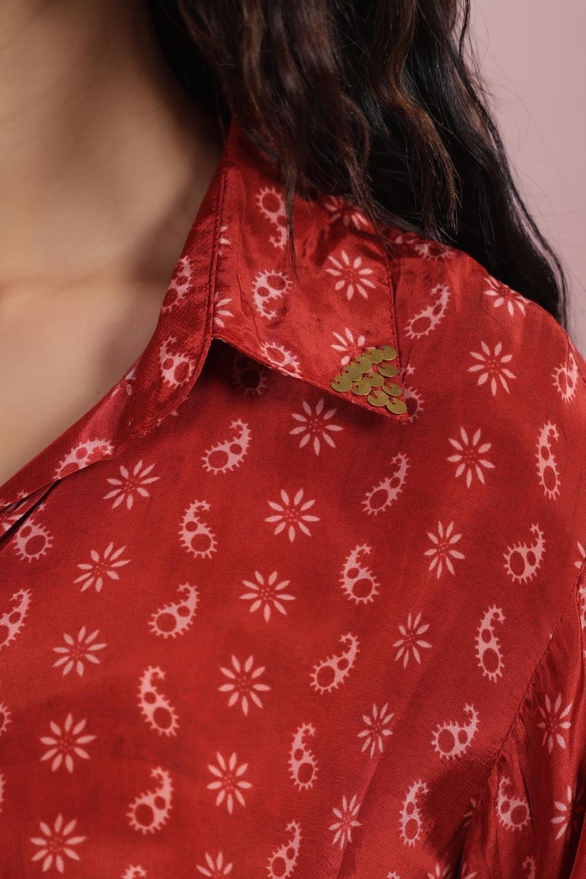 Maroon digit print crepe top