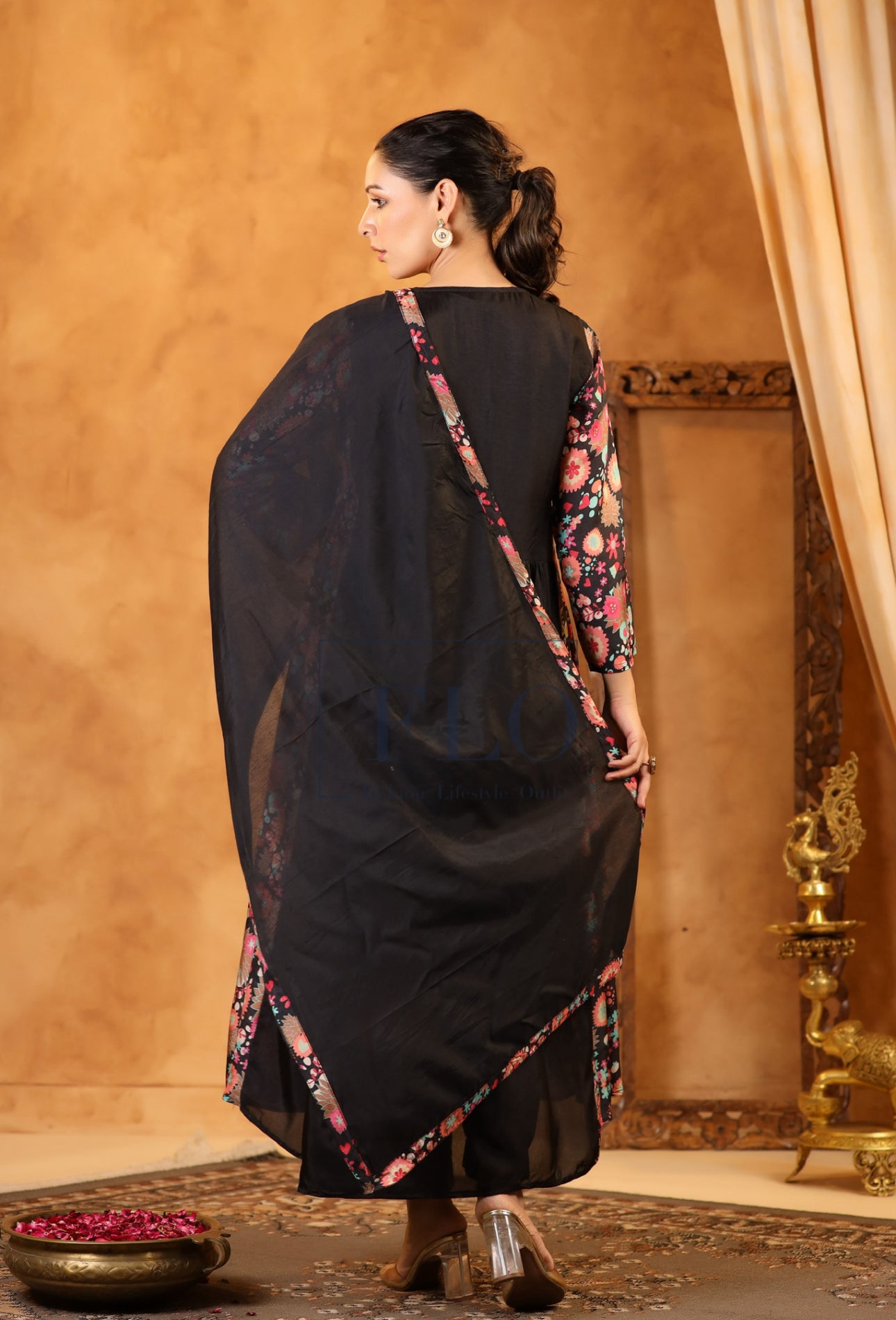Black silk embroidery suit