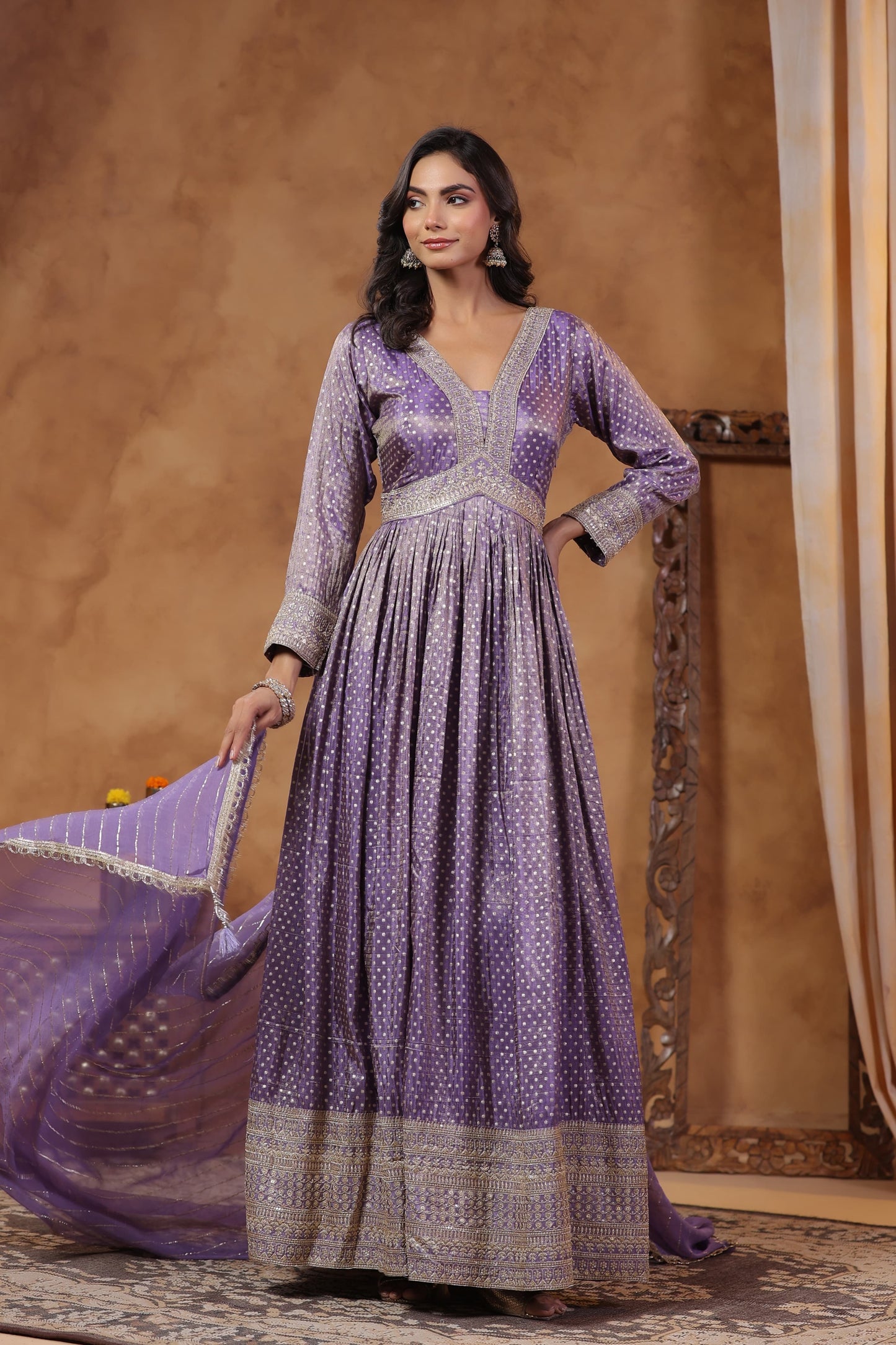 Metalic purple tissue gown