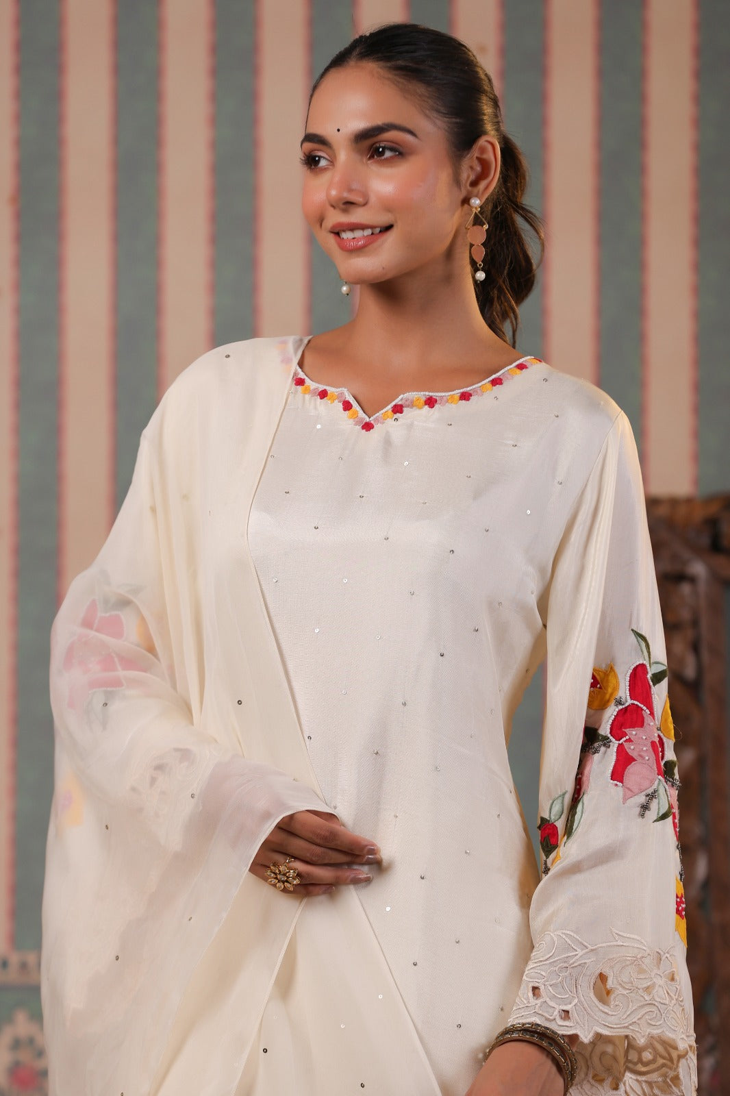 Bell sleeves silk suit ( cream & ice blue)
