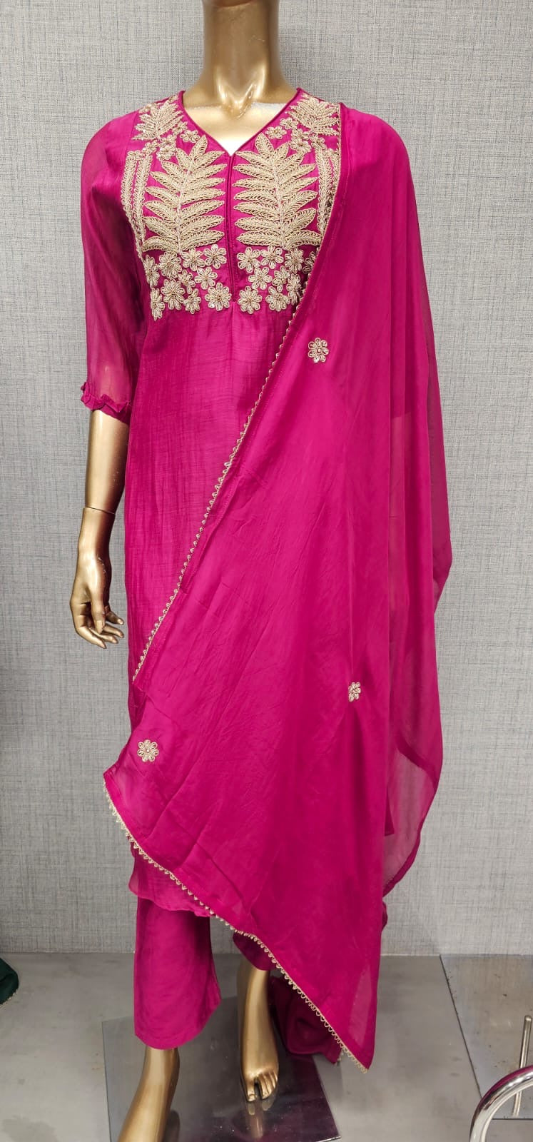 Silver Zari Hand work staright beautiful mul chandari suit