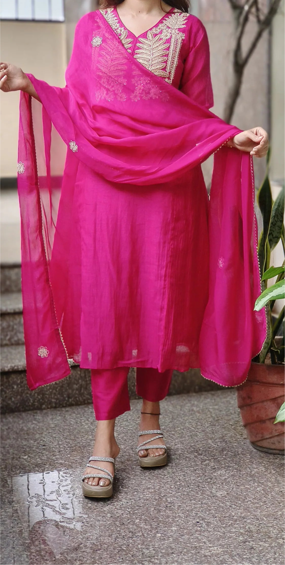 Silver Zari Hand work staright beautiful mul chandari suit