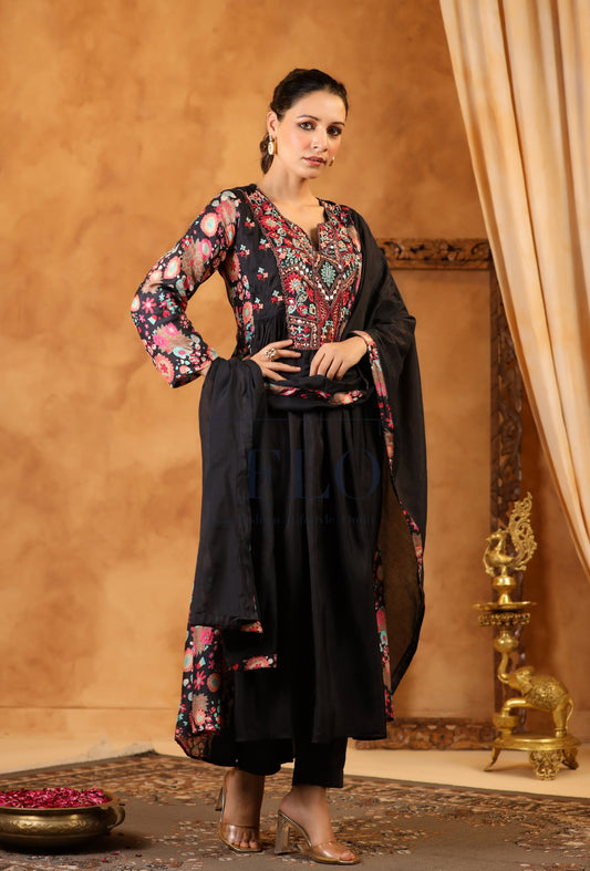 Black silk embroidery suit