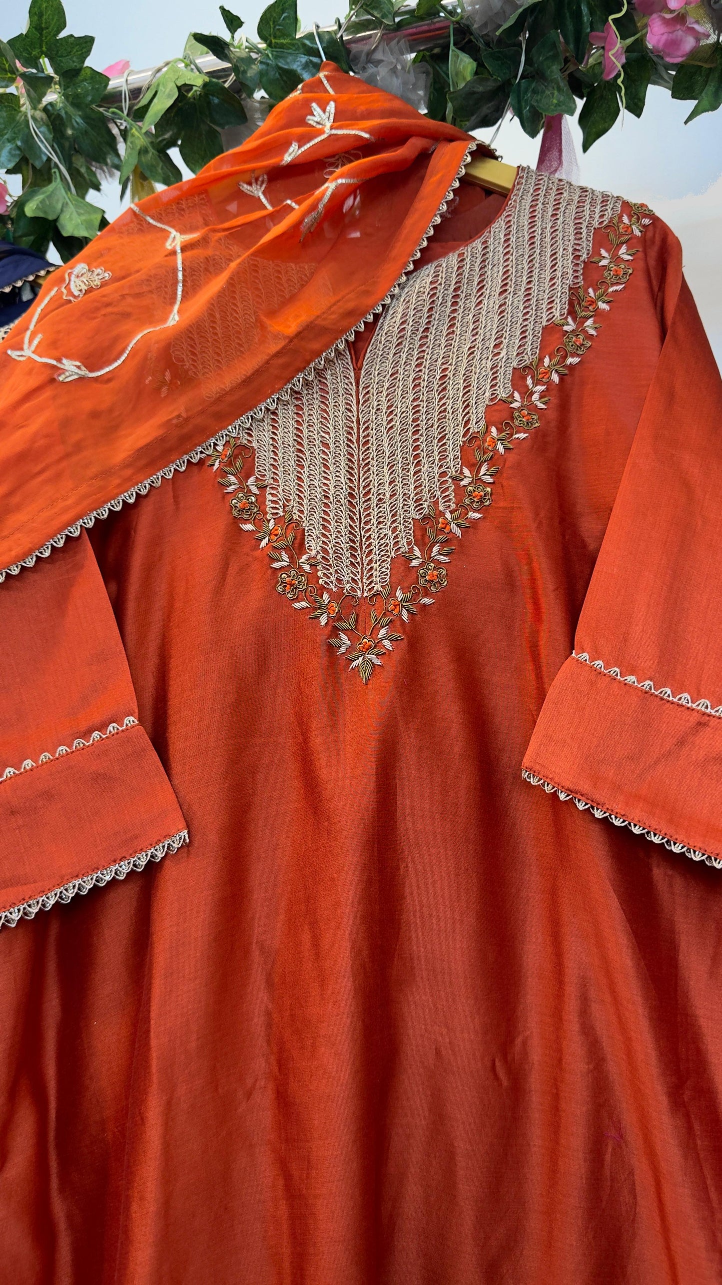 Heavy duppata with premium mul chandari silk suit with staright pants