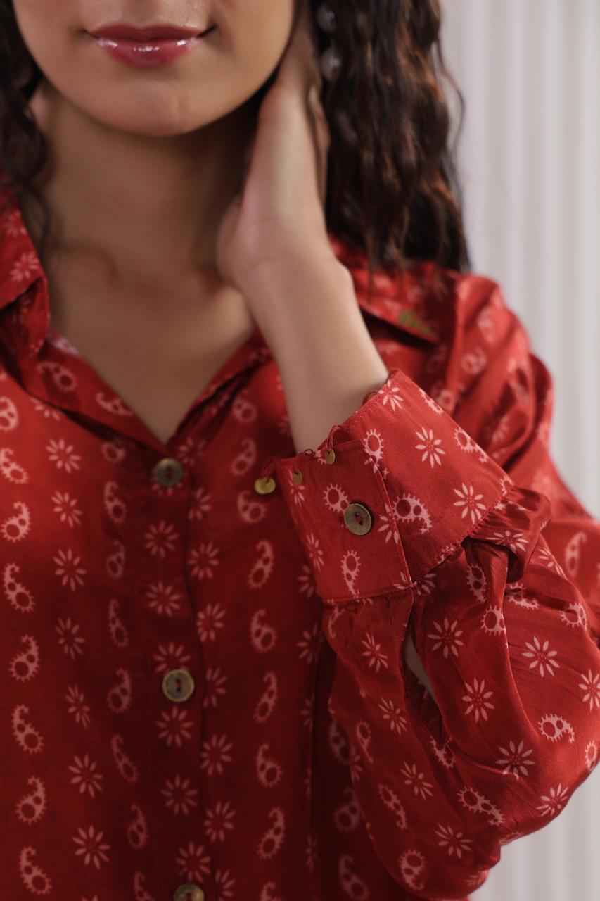 Maroon digit print crepe top