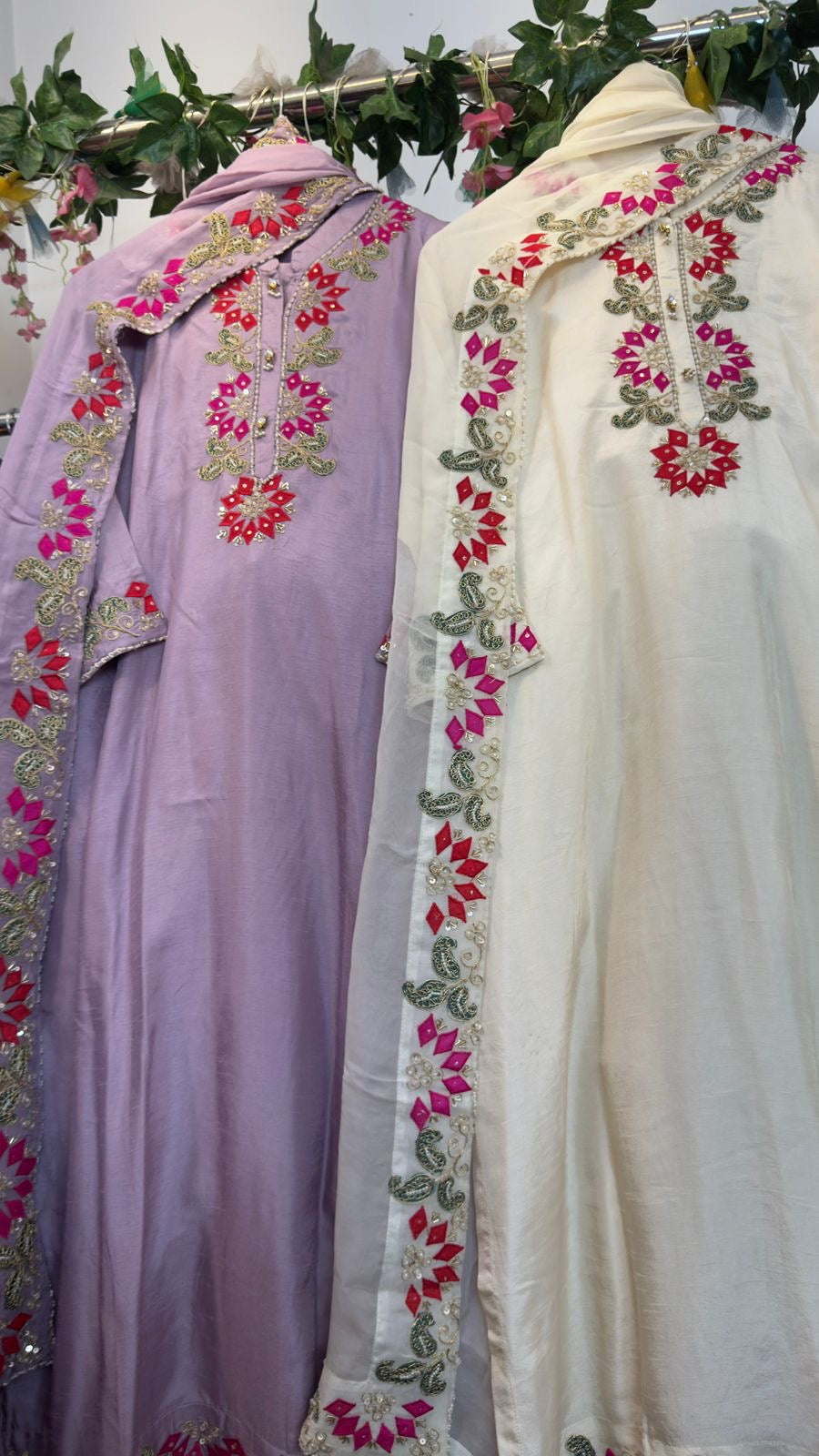 Appliqué pure silk handwork suit