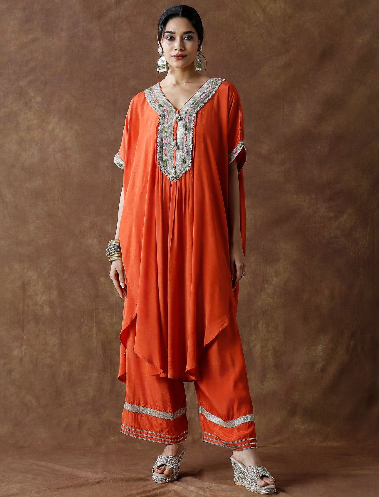 Crepe solid kaftan with plazoo