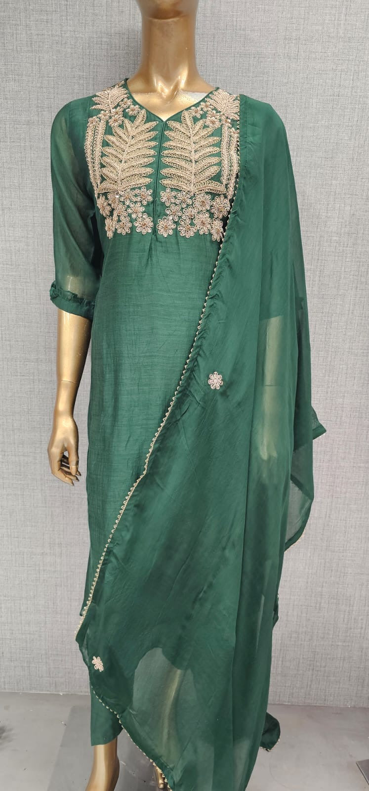 Silver Zari Hand work staright beautiful mul chandari suit