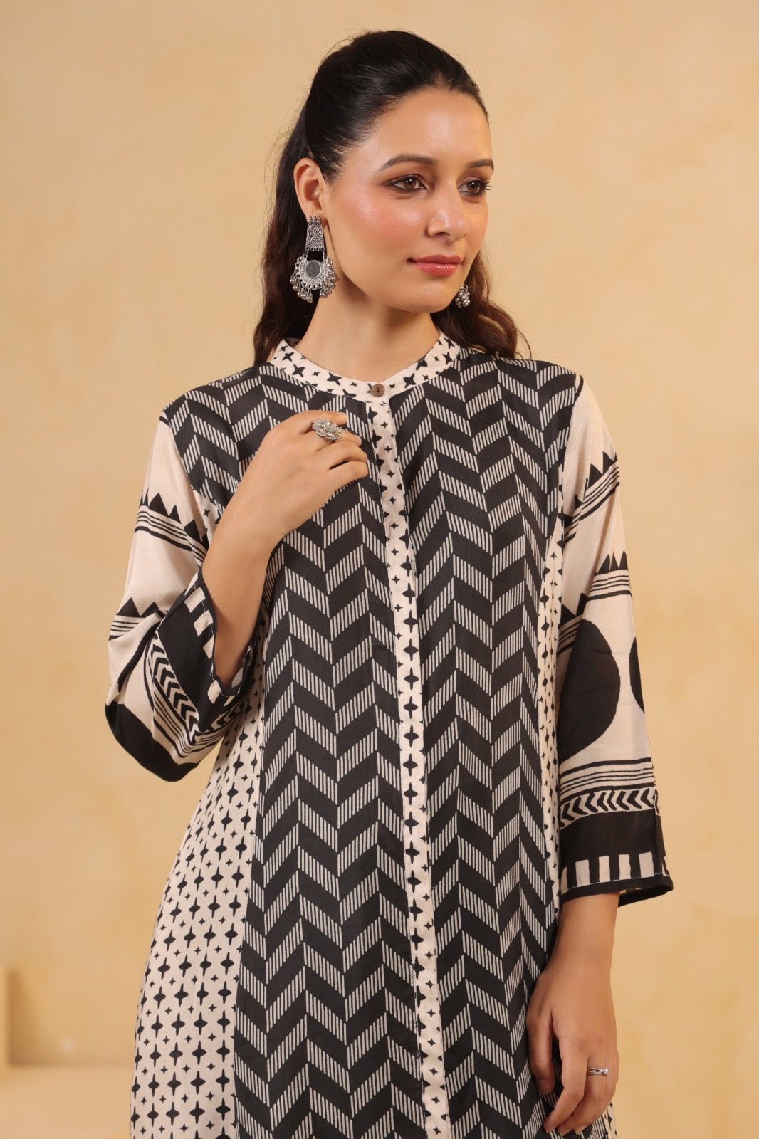 Black white beautiful crepe kurta pant