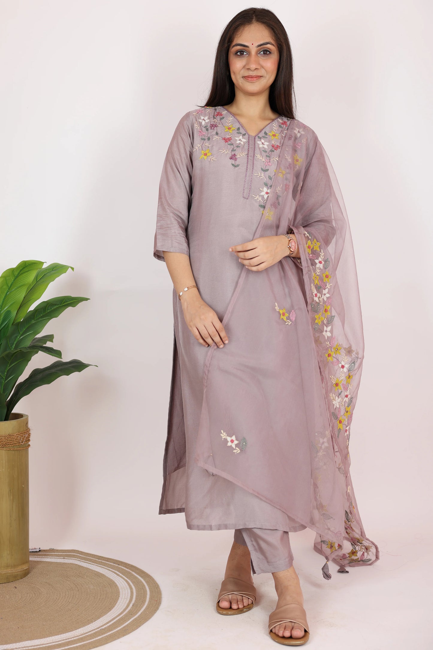 Simple cober onion pink silk suit