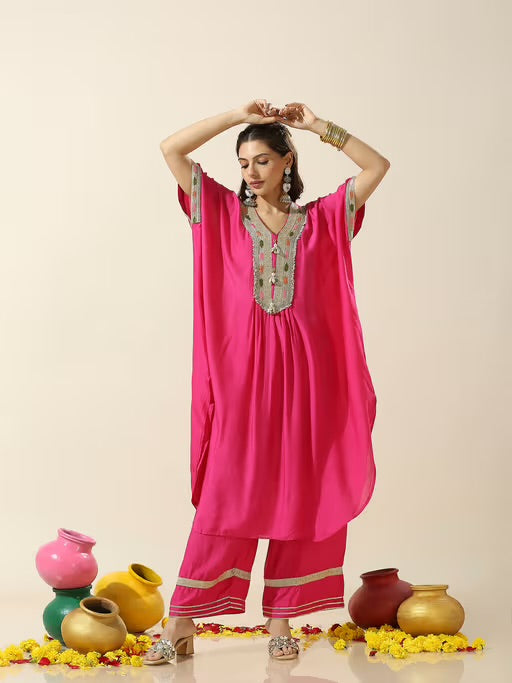 Crepe solid kaftan with plazoo