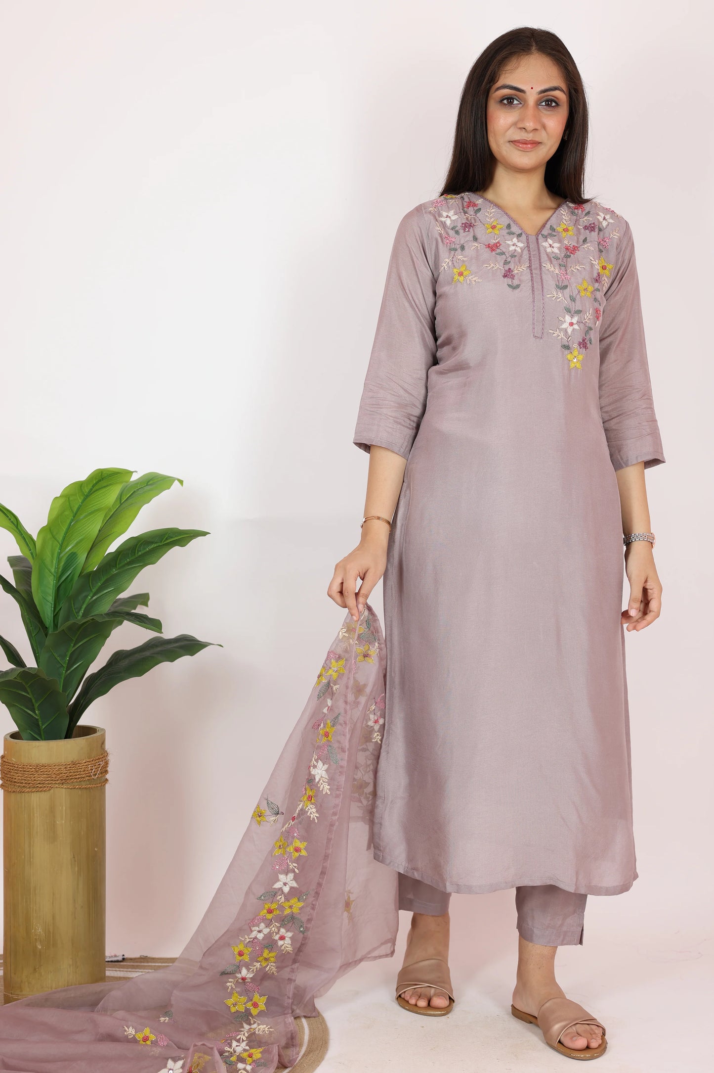 Simple cober onion pink silk suit