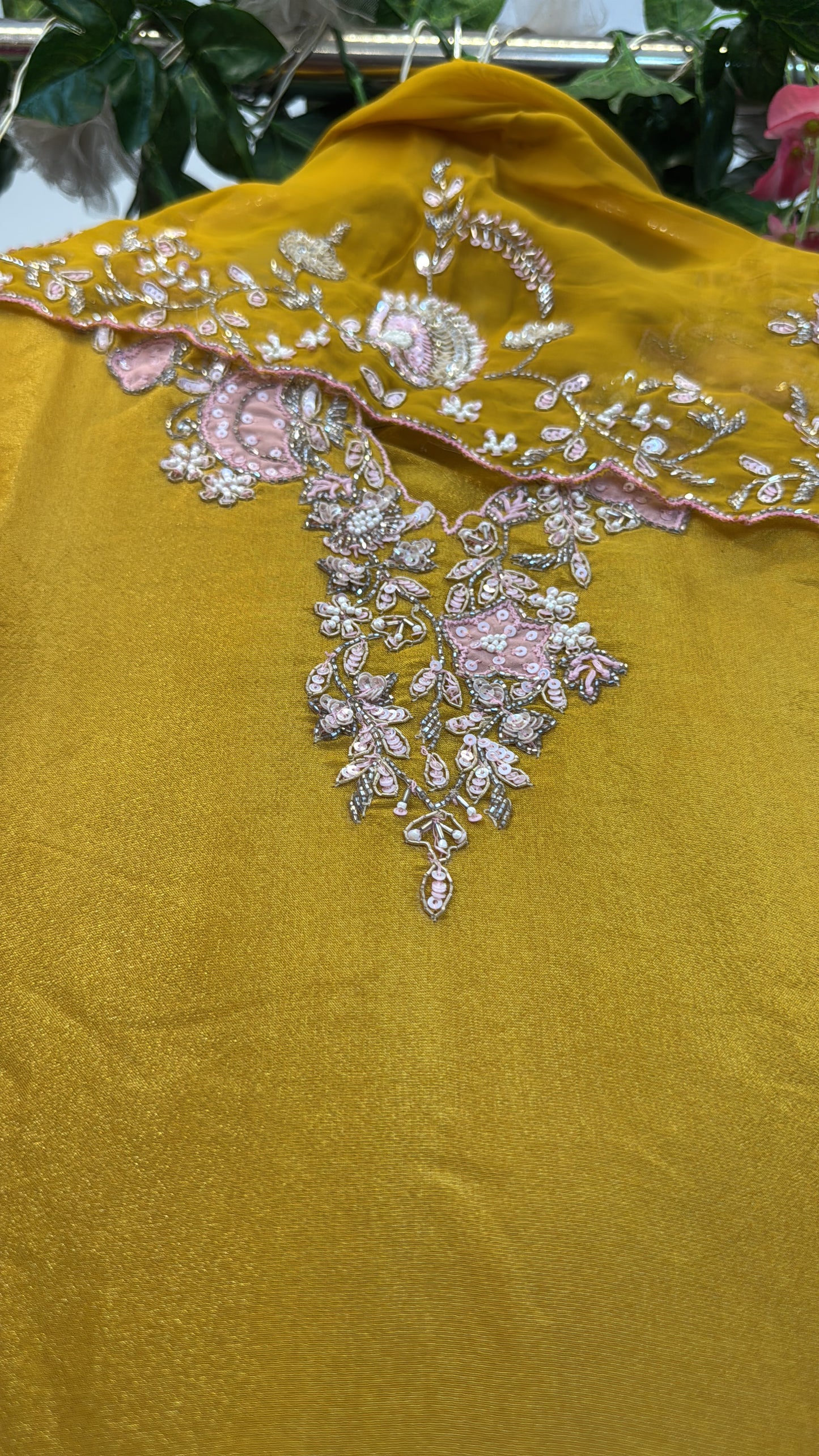 Luxe appliqué yellow & Greeny divider