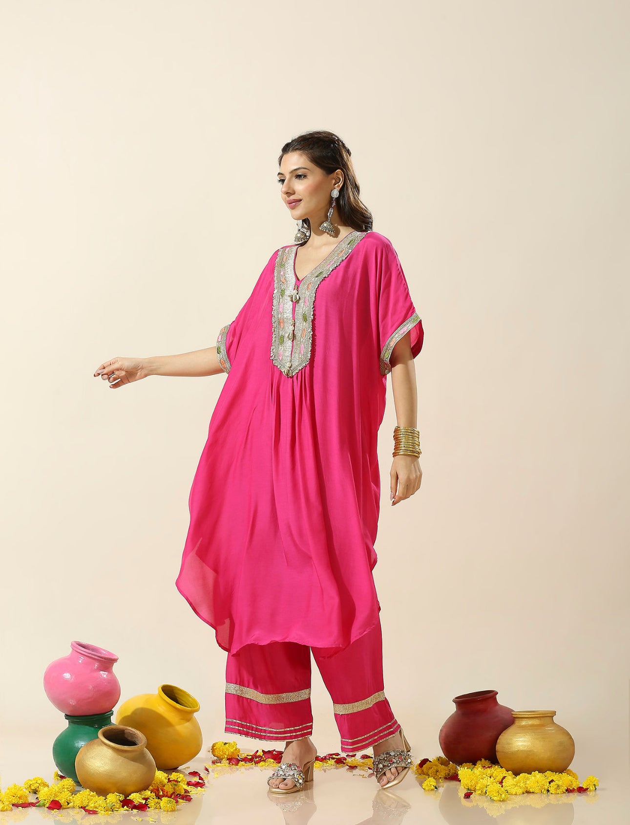Crepe solid kaftan with plazoo