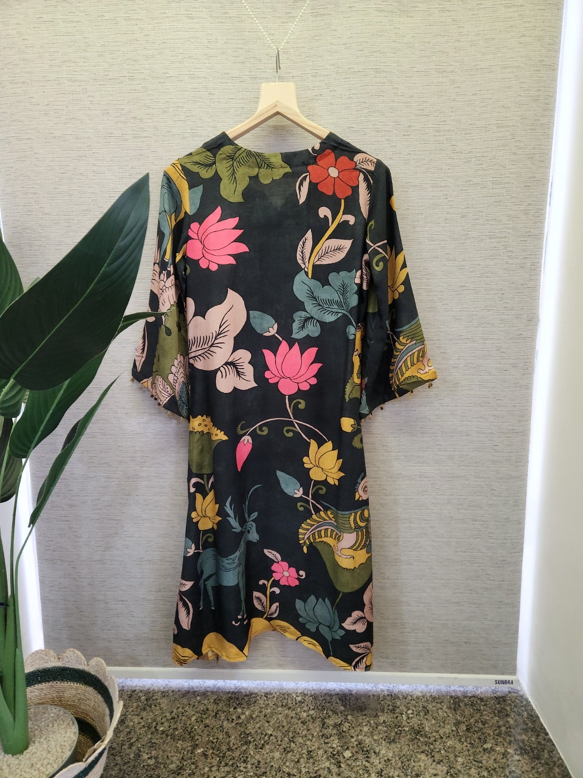 Black chitra Kamkari model kurta pant set