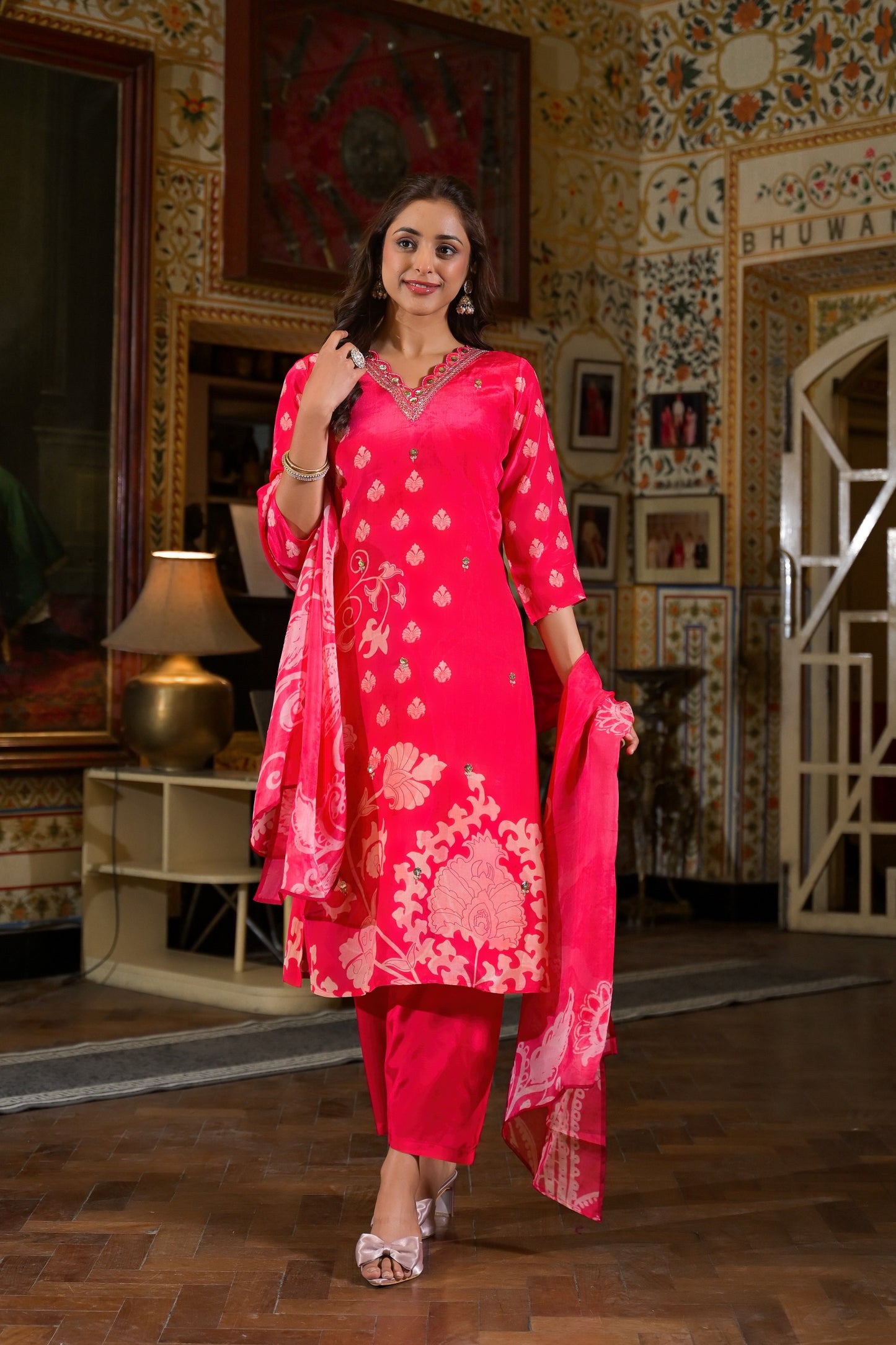 Soft digit printed crepe suit