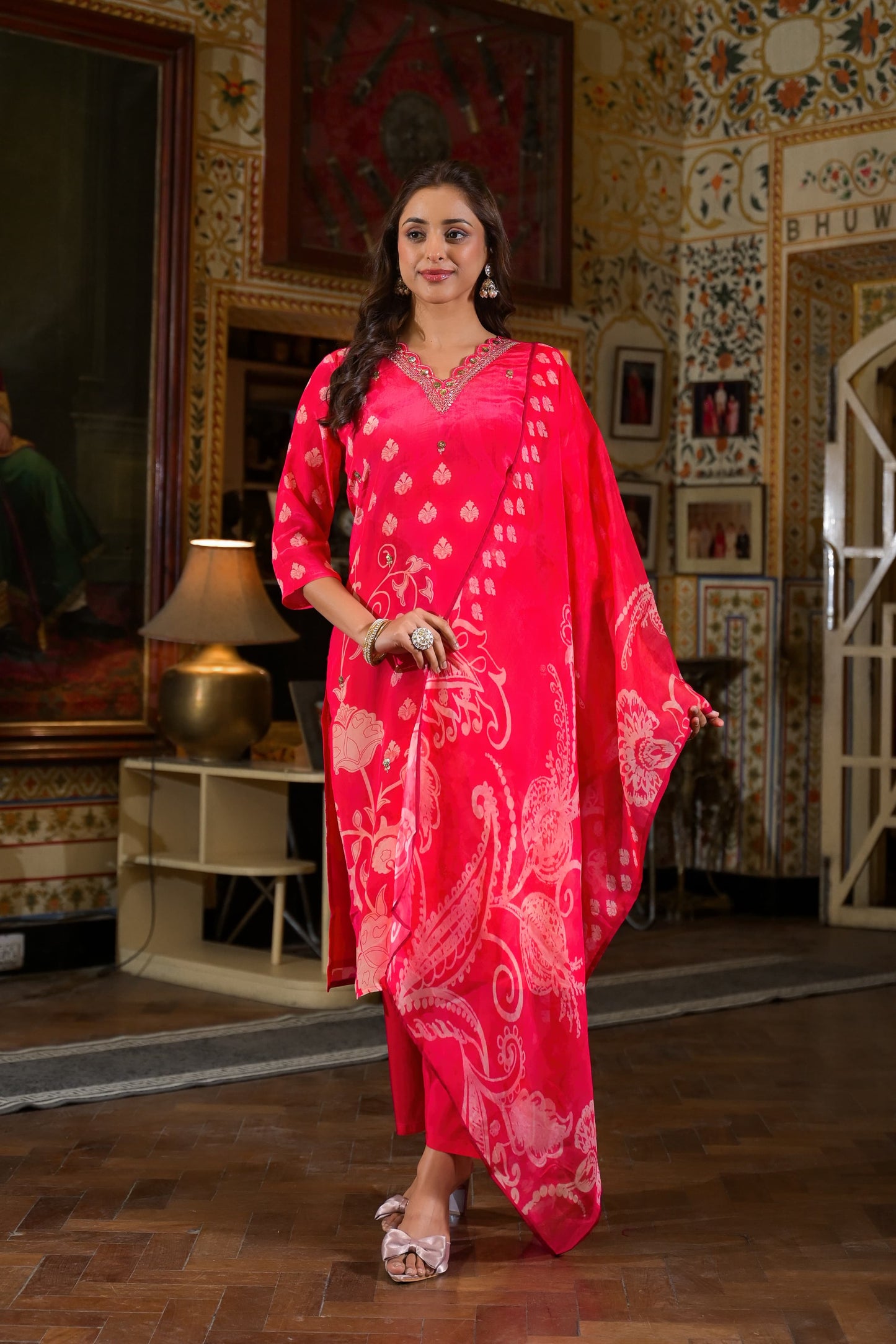 Soft digit printed crepe suit