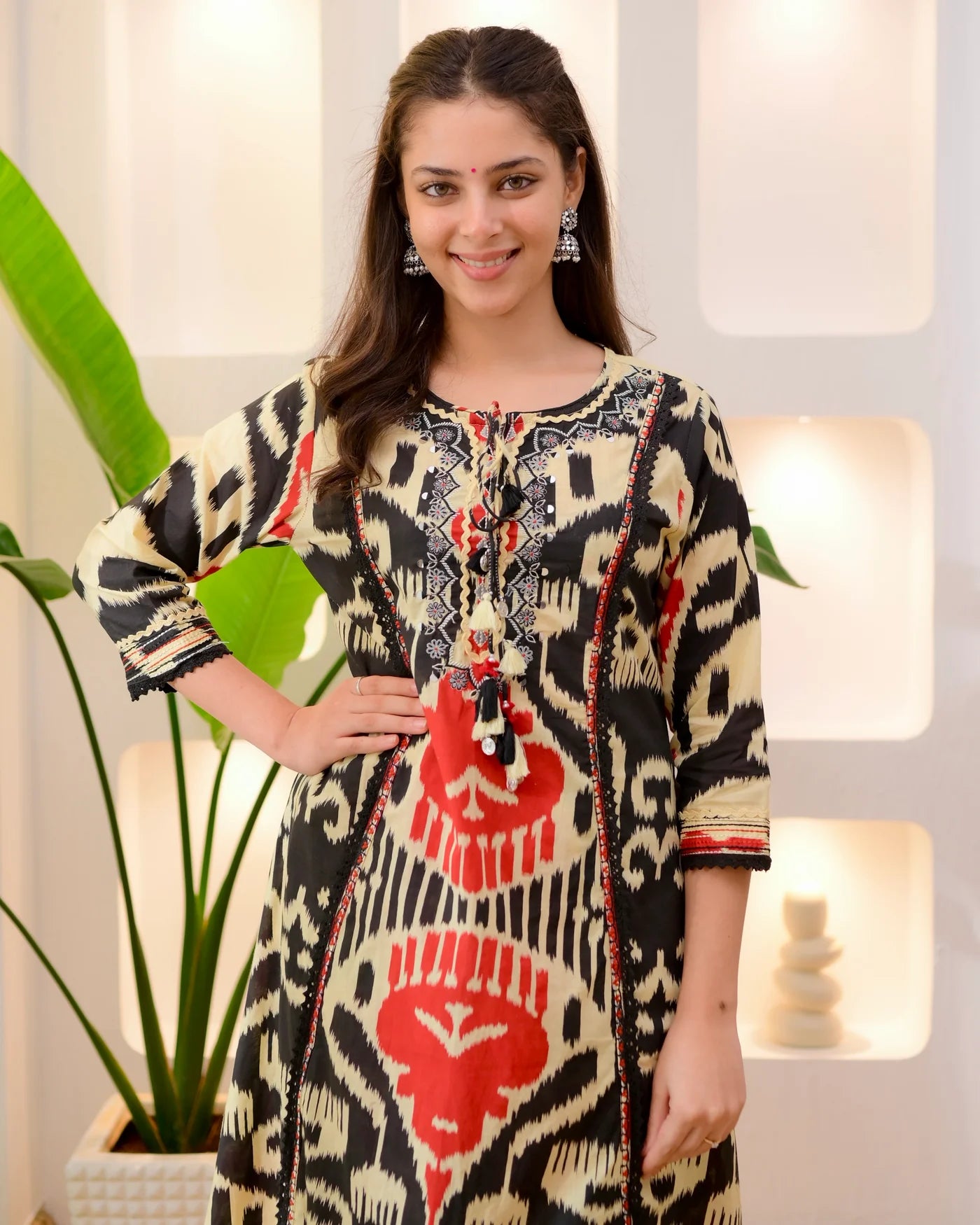 BLACK BAROQUE A LINE HANDWORK COTTON SUI