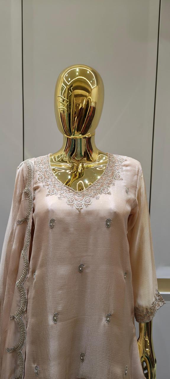 Classy peach chinon divider set