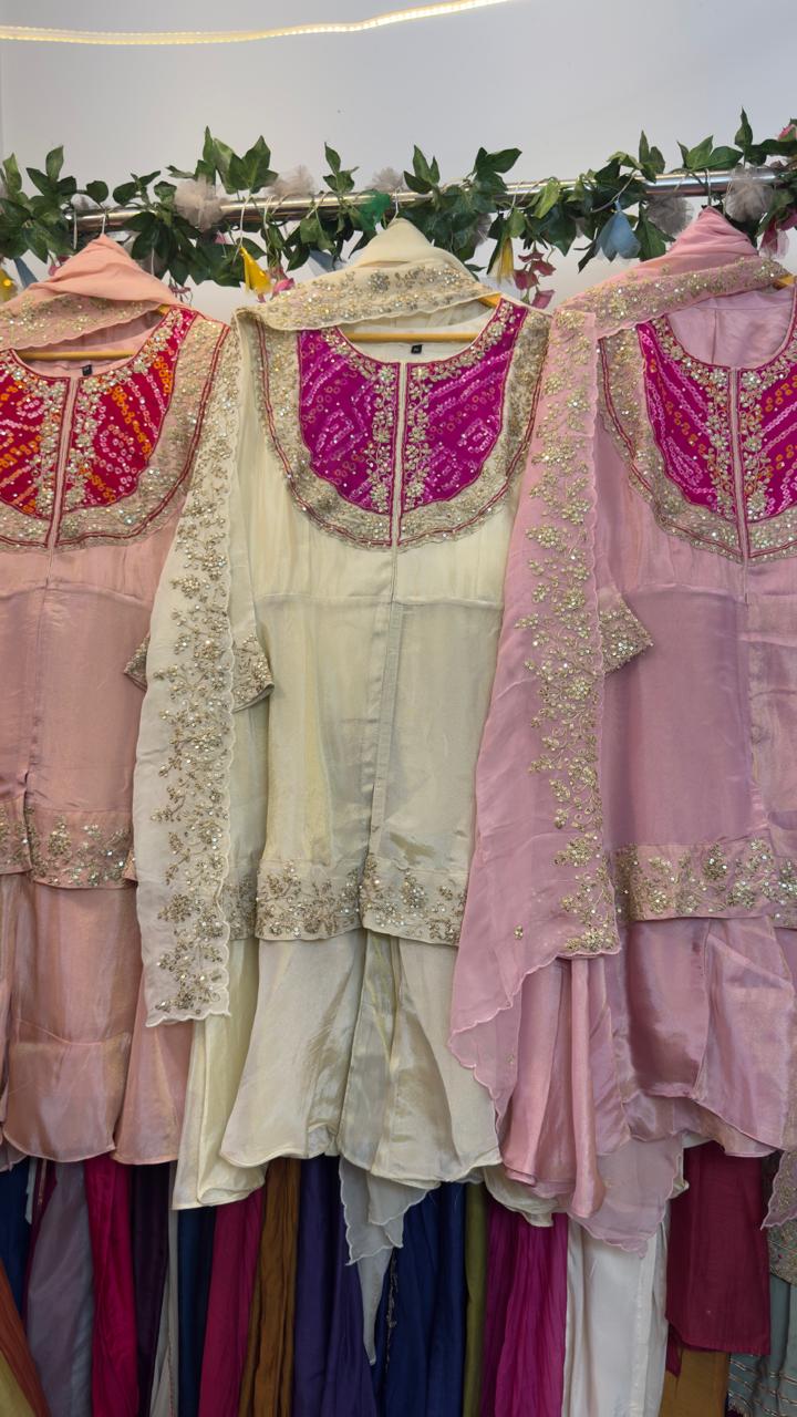 Peplum style tissue divider set