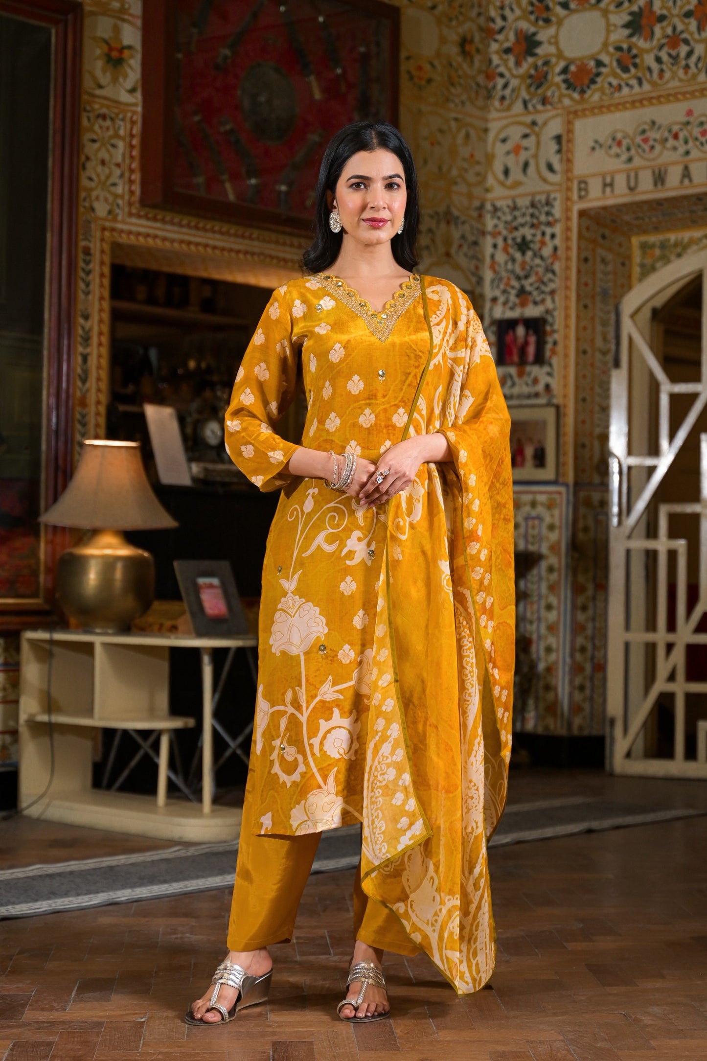 Soft digit printed crepe suit