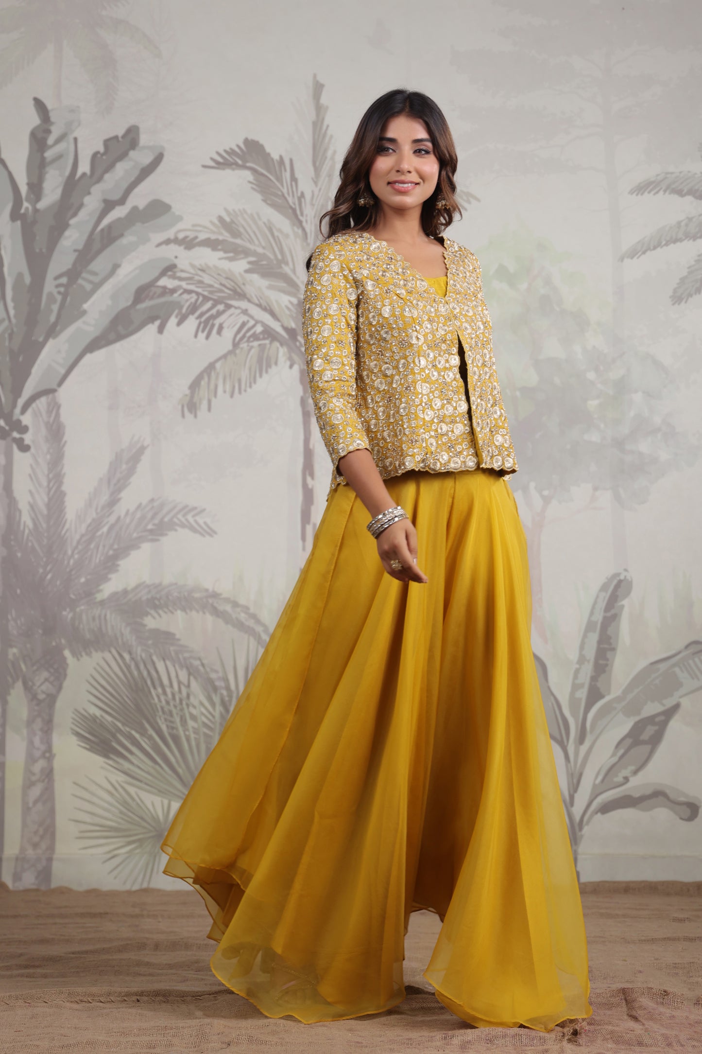 Stylish jacket with blouse & divider