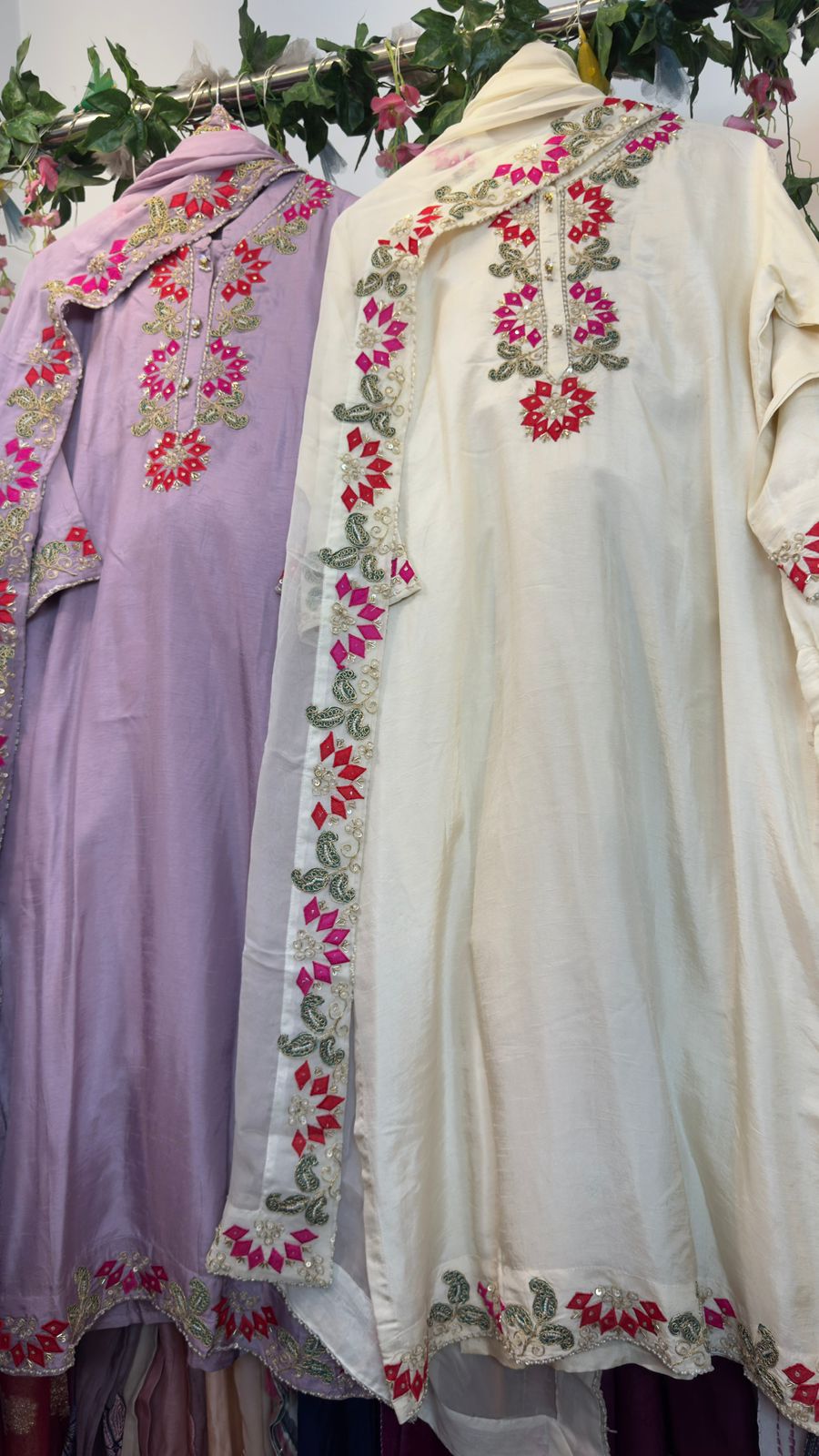 Appliqué pure silk handwork suit
