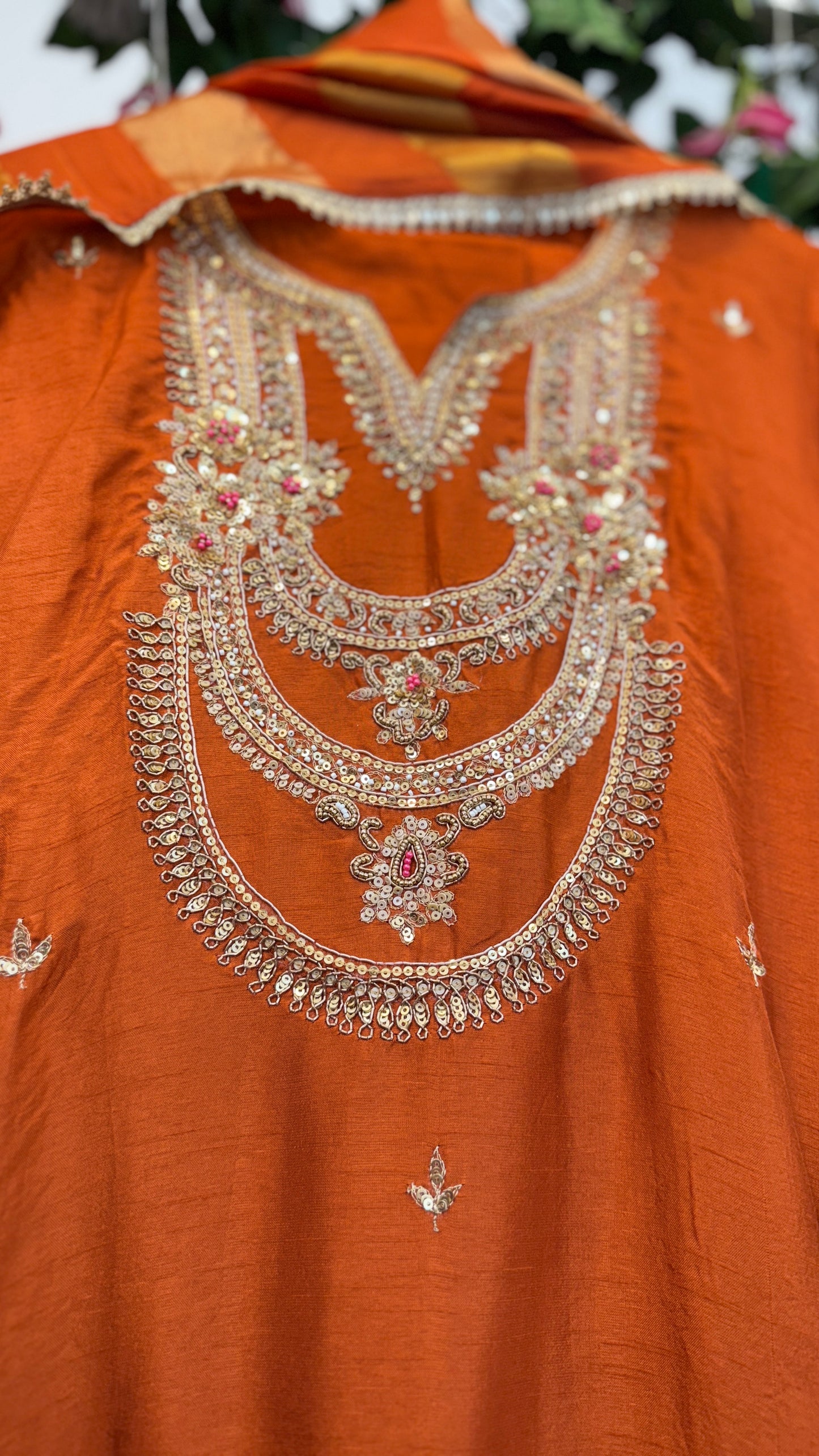 Heavy neck silk suit