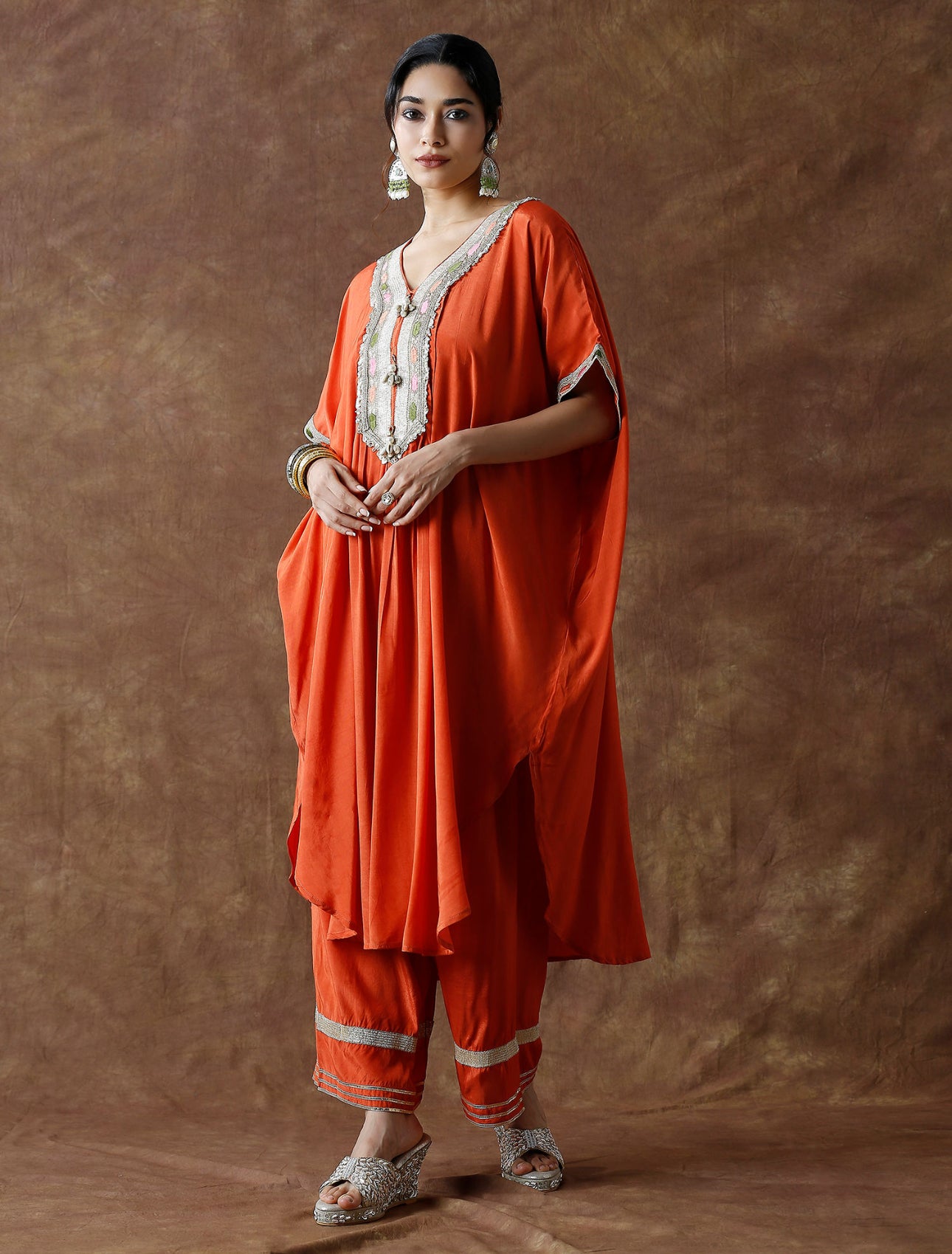 Crepe solid kaftan with plazoo