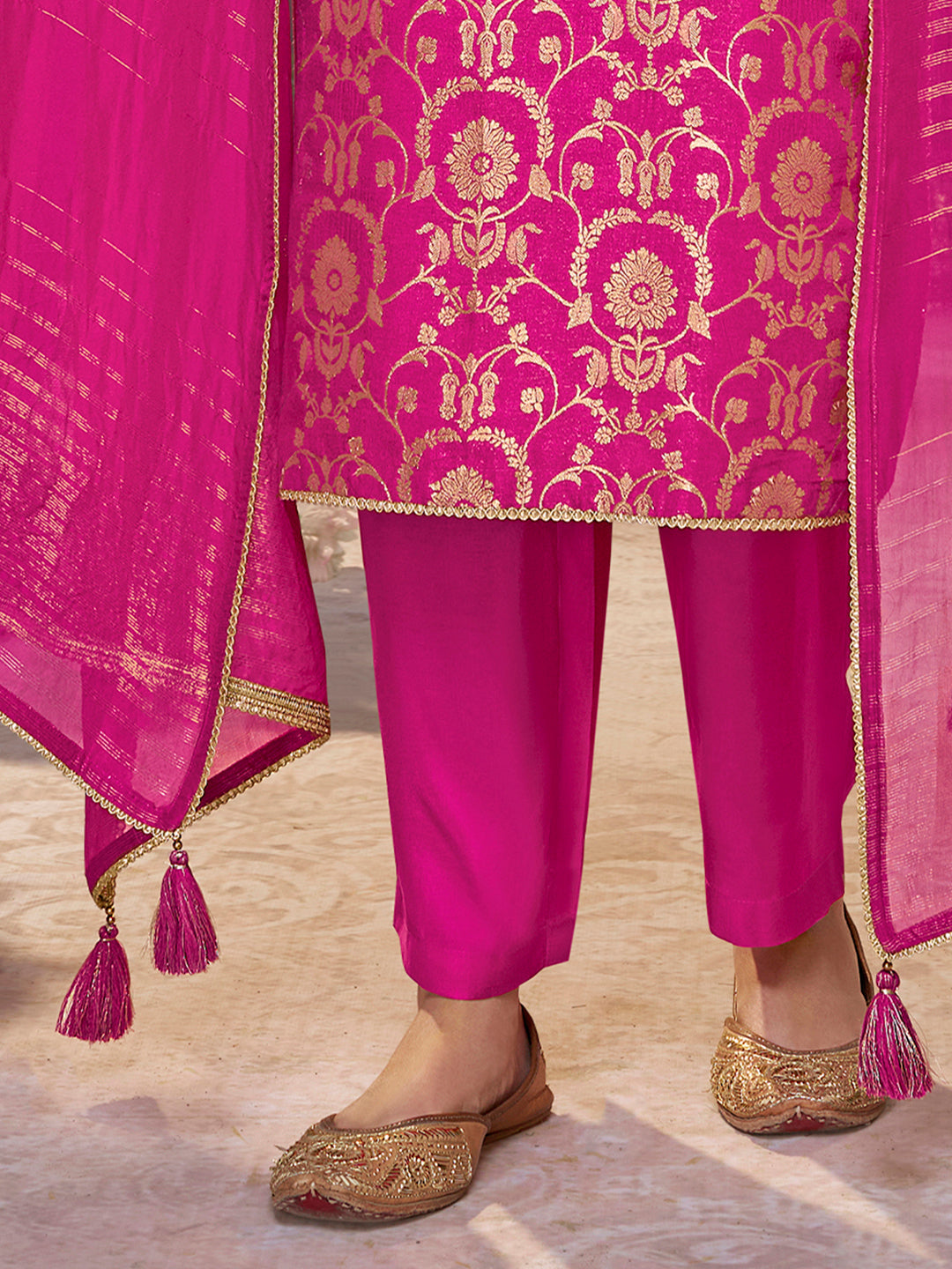 Pink silk Kurta Set with Jacquard and Zari Work, Paired with an Organza Dupatta