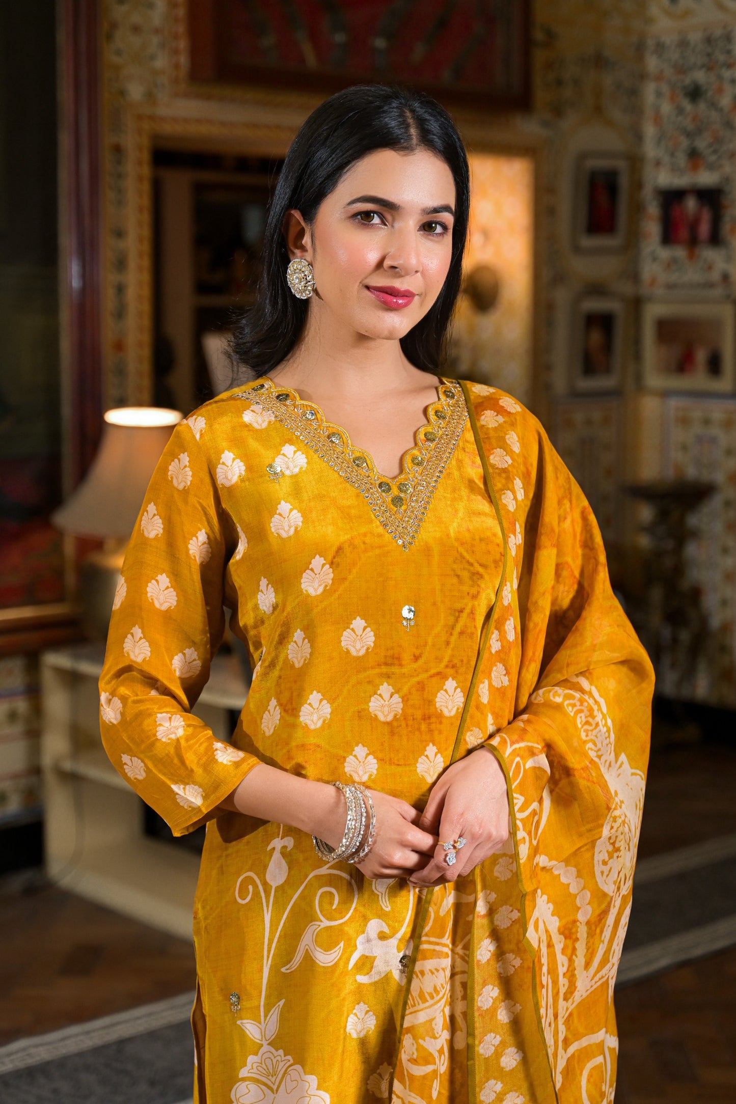 Soft digit printed crepe suit
