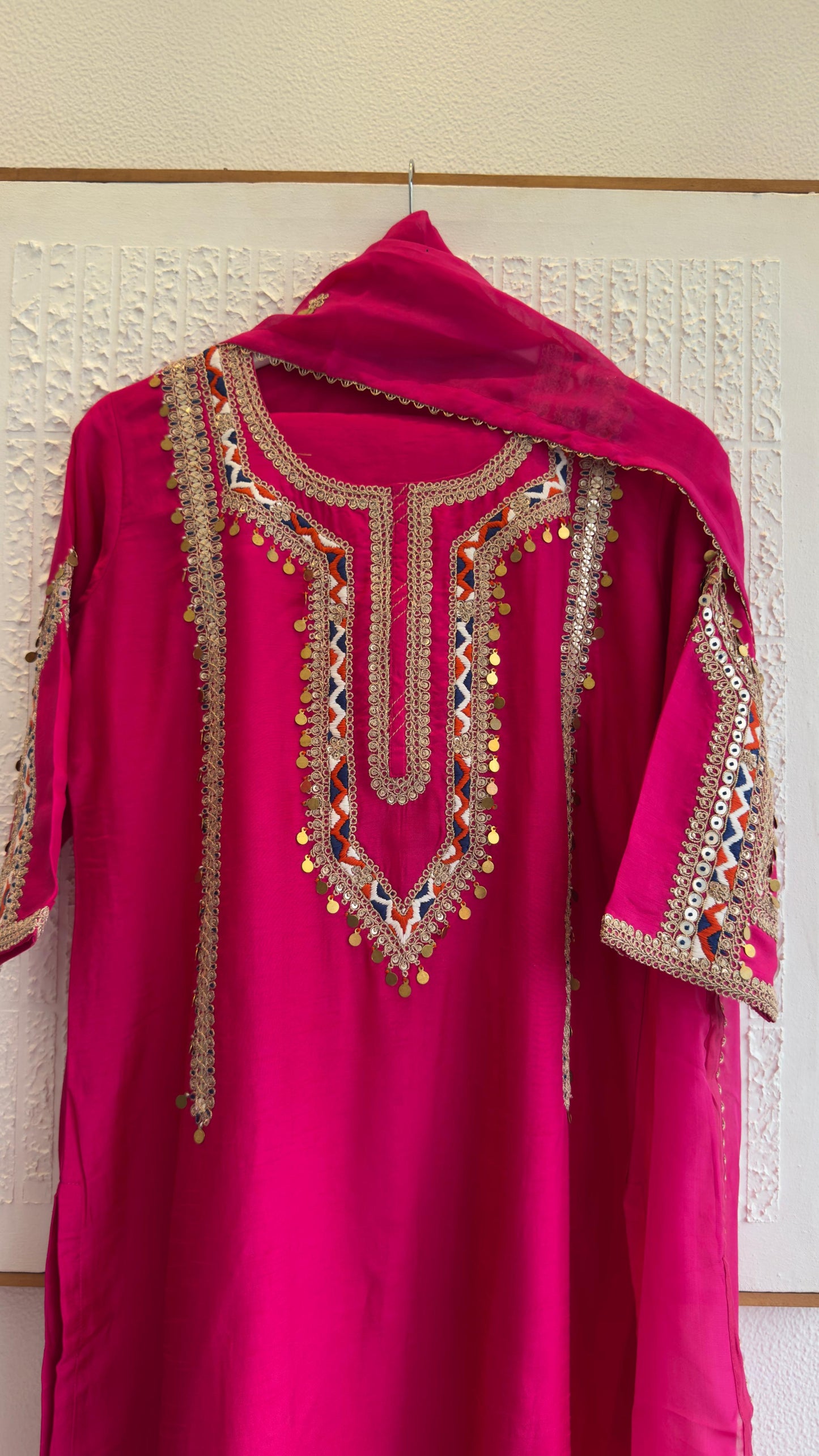 Heavy & beautiful handwork all over sleeves n neck line in pure chandari silk fabric