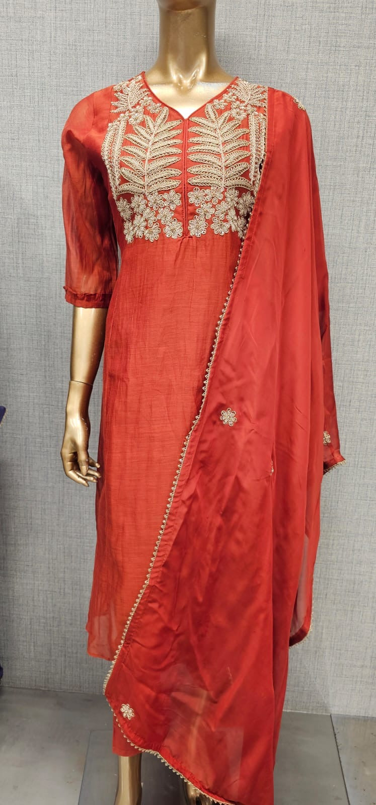 Silver Zari Hand work staright beautiful mul chandari suit