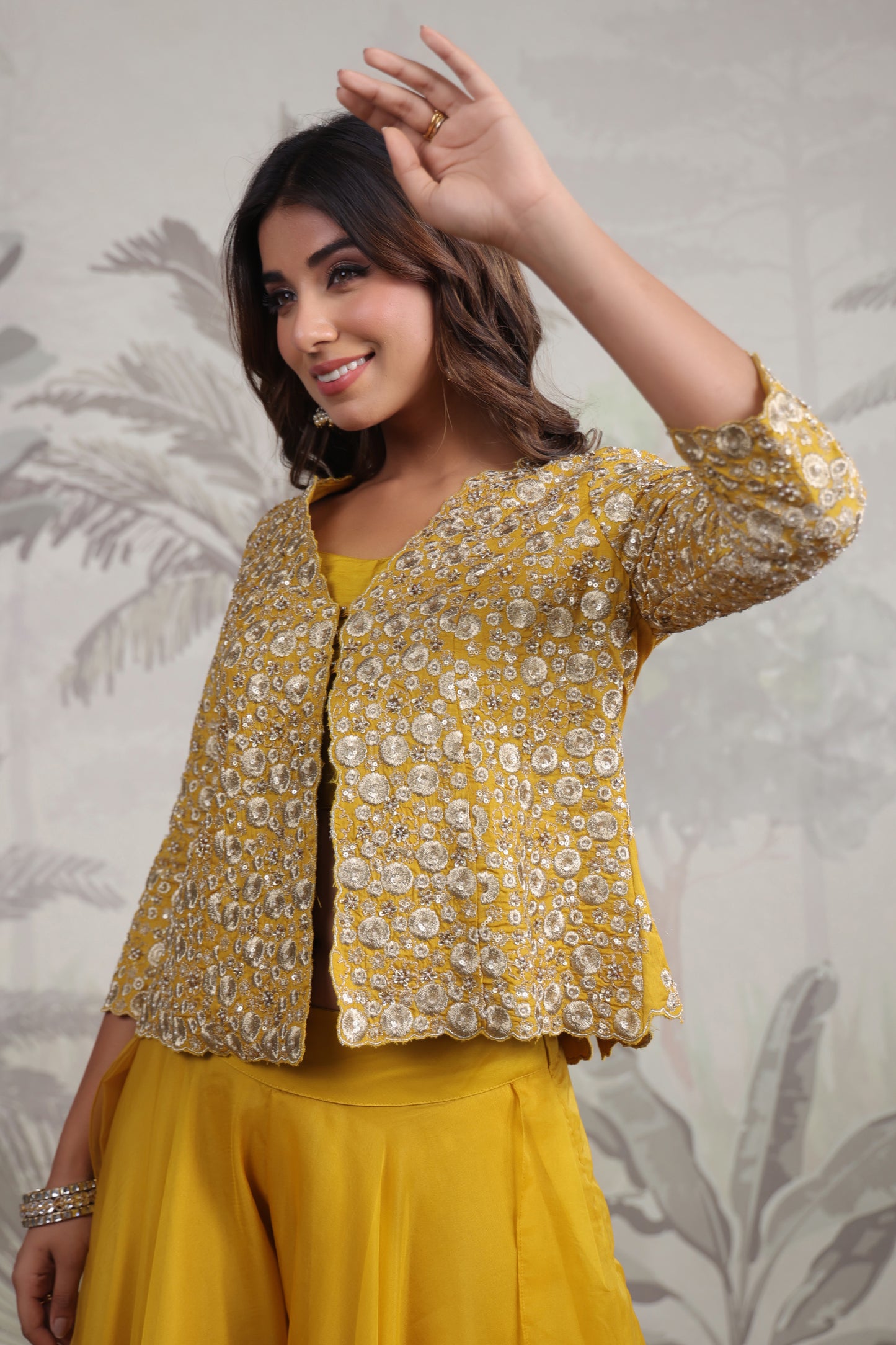 Stylish jacket with blouse & divider