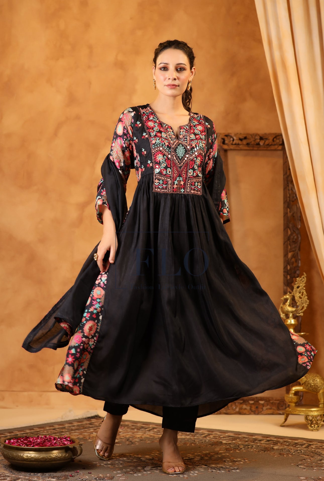 Black silk embroidery suit