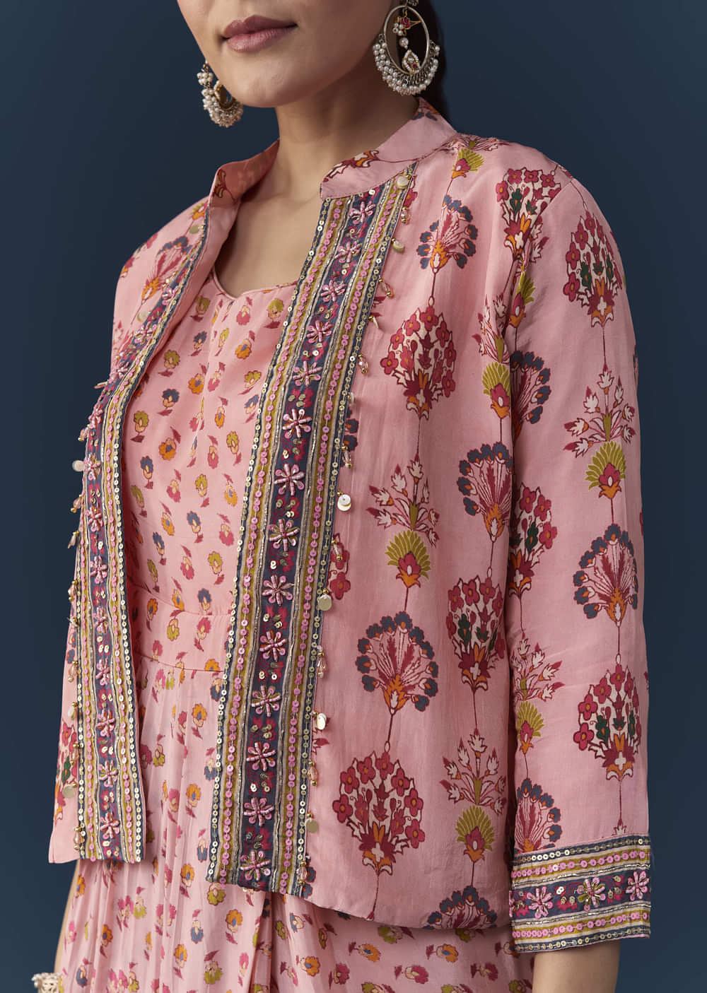 Jacket with single dress in crepe fabric