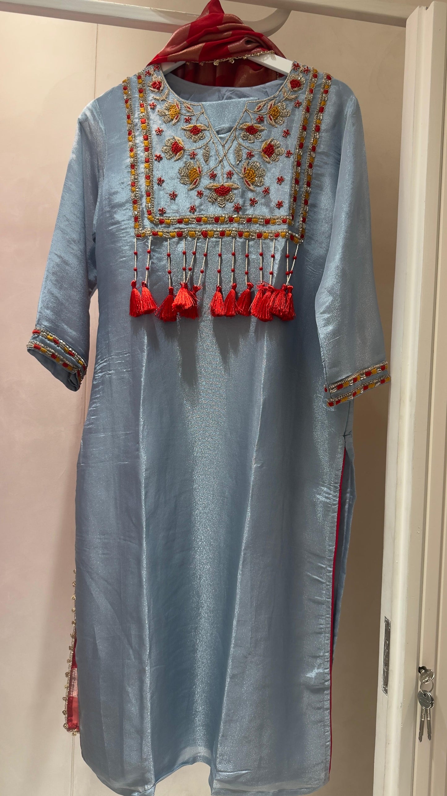 Tissue sky blue with beautiful red tissue dup and tissue blue pants