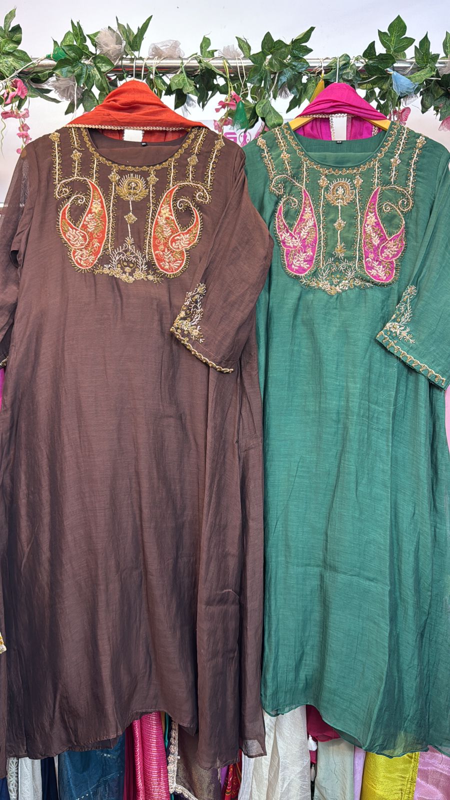 Preety appliqué Zari handwork mul chandari suit