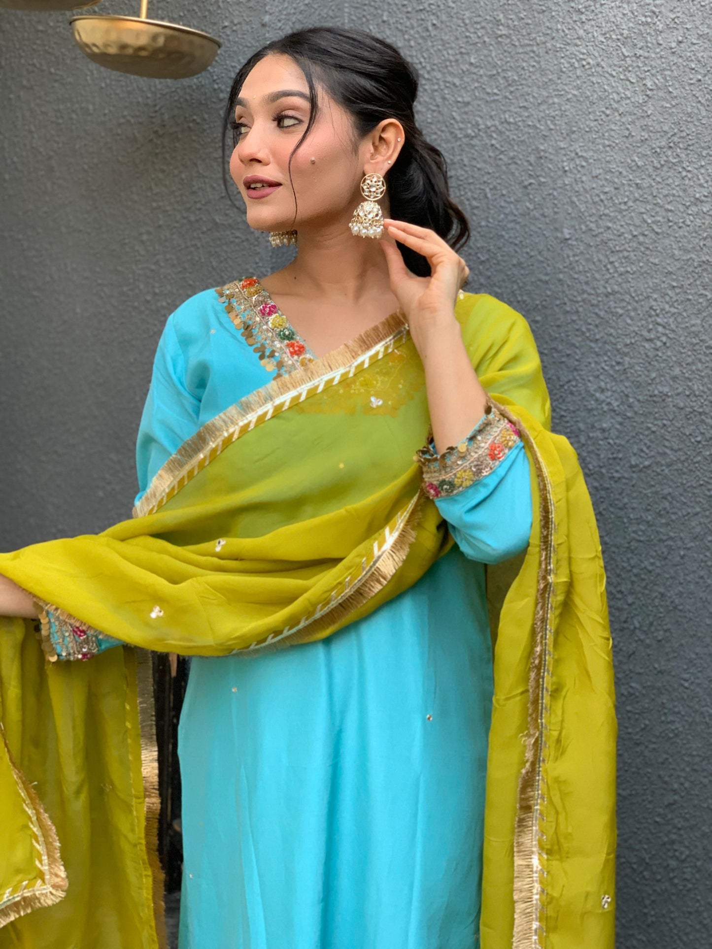 Square blue neck silk suit
