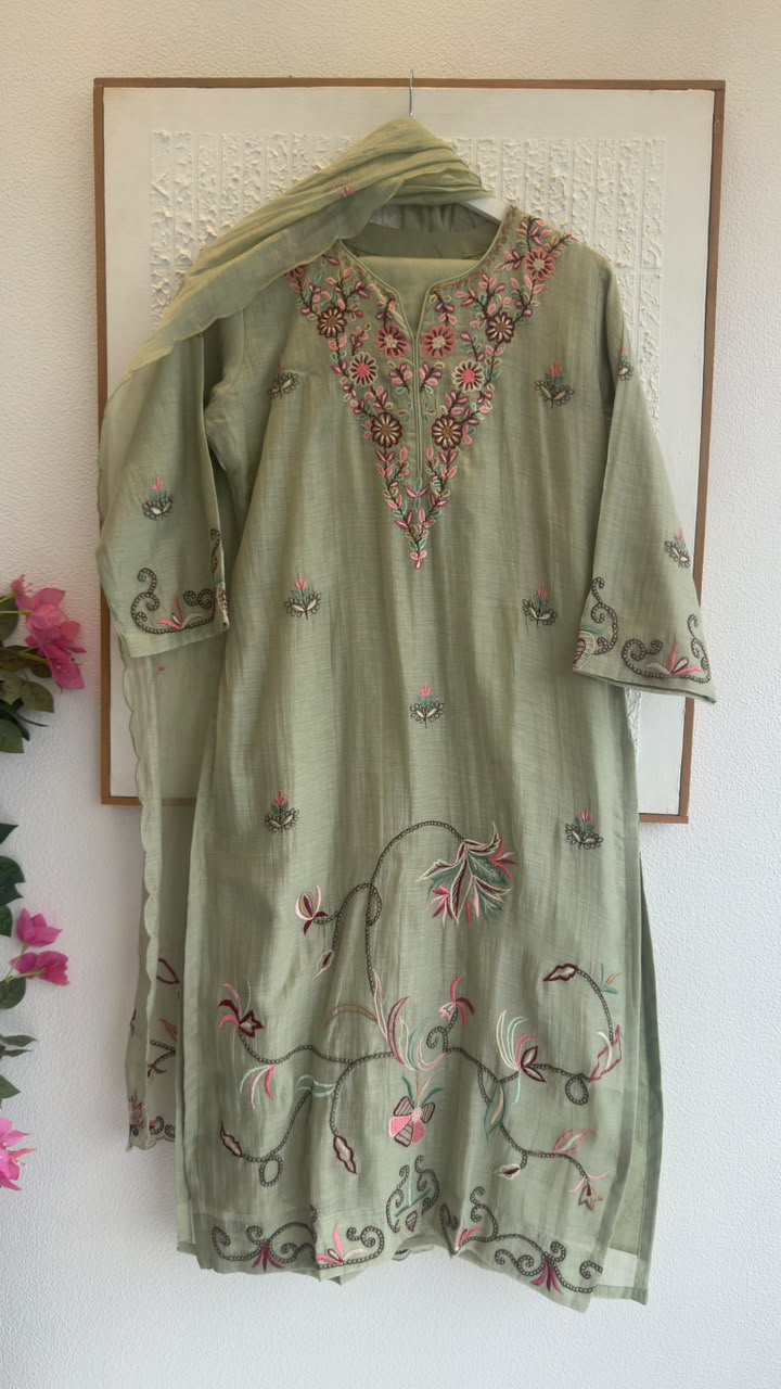 Kashmiri style embroidery mul chandari straight suit