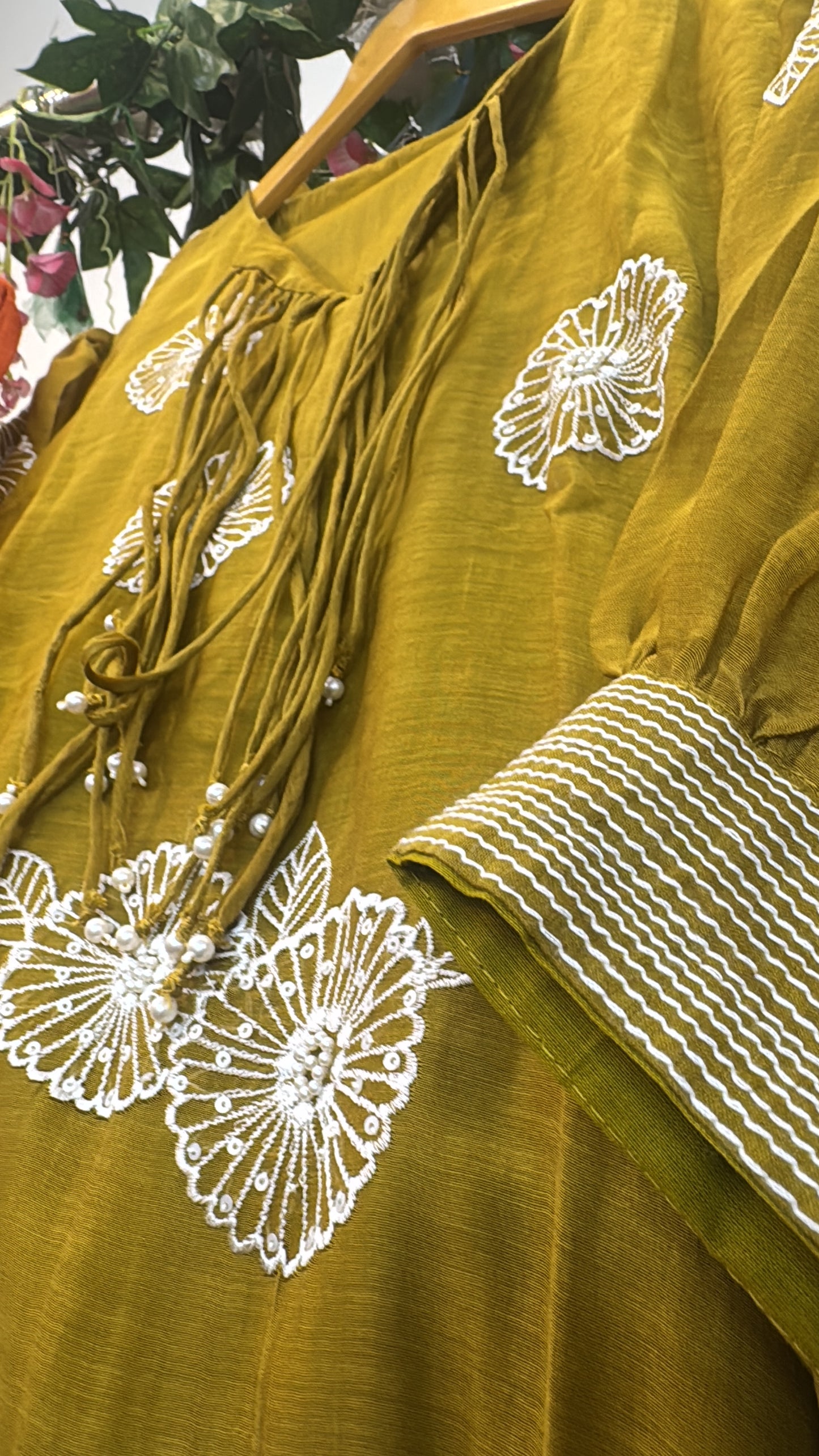 Embroidery flower mul chandari