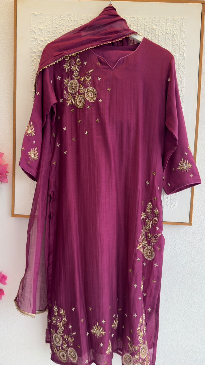 Beautiful mul chandari straight kurta pant set with zardozi handwork